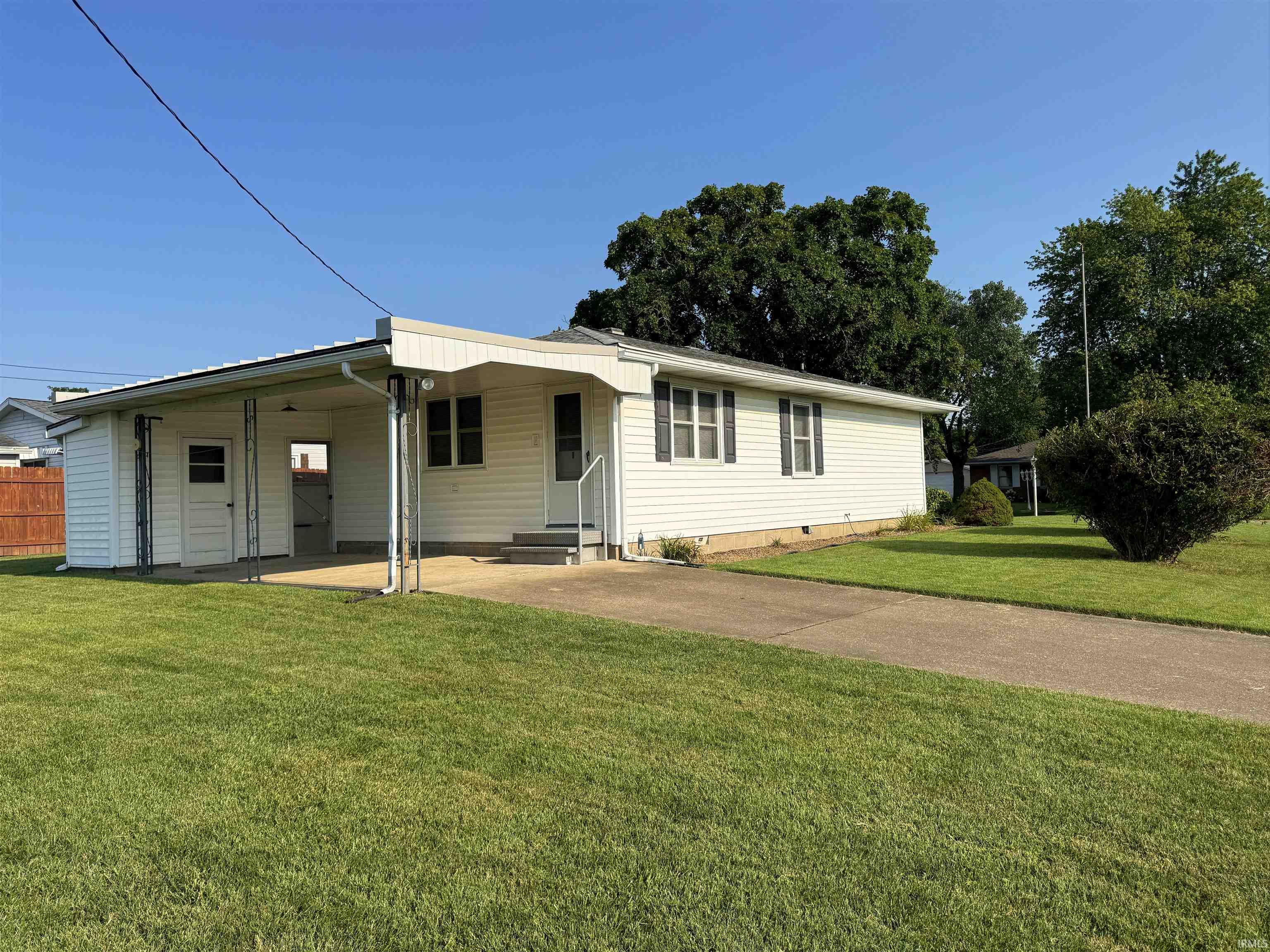 Homes for sale in Evansville, IN | 2300 Sheridan Rd, Evansville, IN 47720 | MLS# 202529844