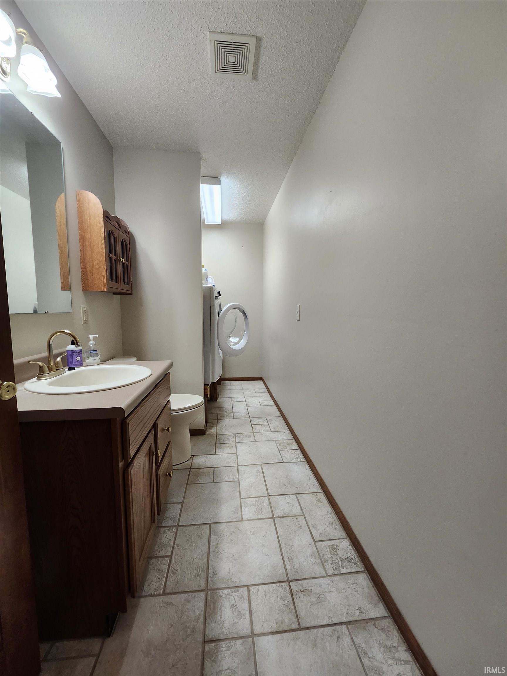 1735 E Inverness Circle