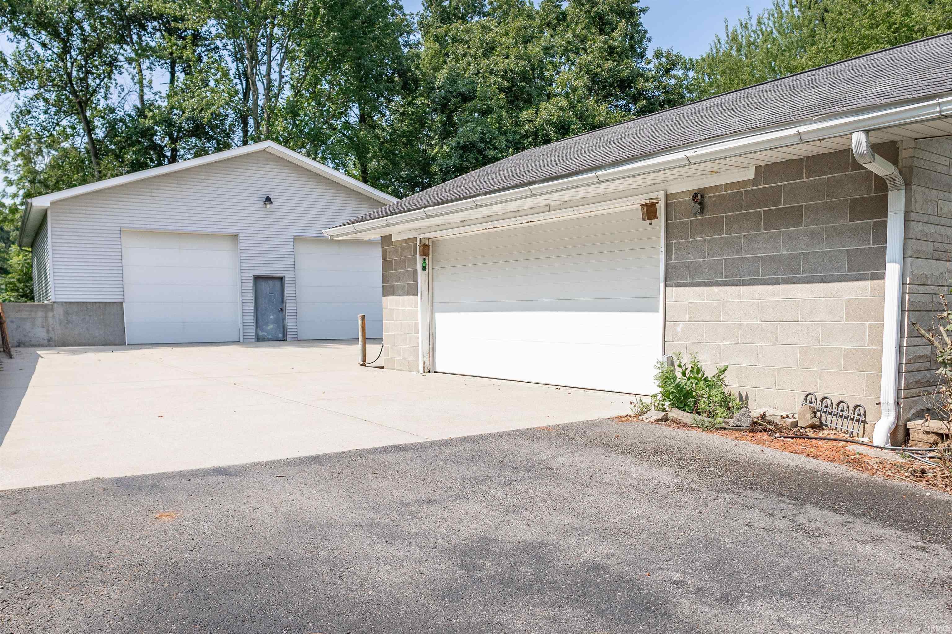 Homes for sale in Mitchell, IN | 1372 Yockey Rd, Mitchell, IN 47446 | MLS# 202529889