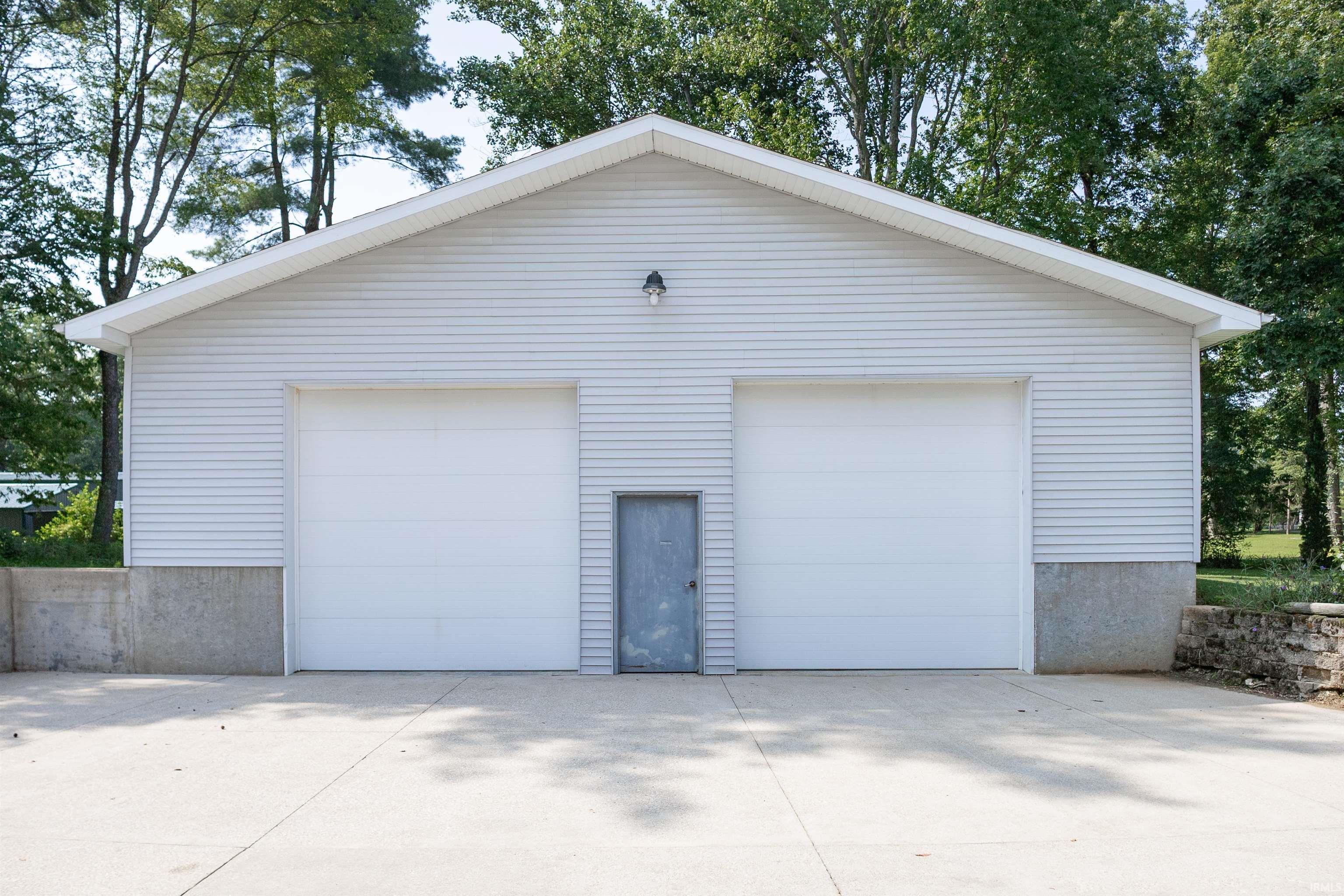 Homes for sale in Mitchell, IN | 1372 Yockey Rd, Mitchell, IN 47446 | MLS# 202529889