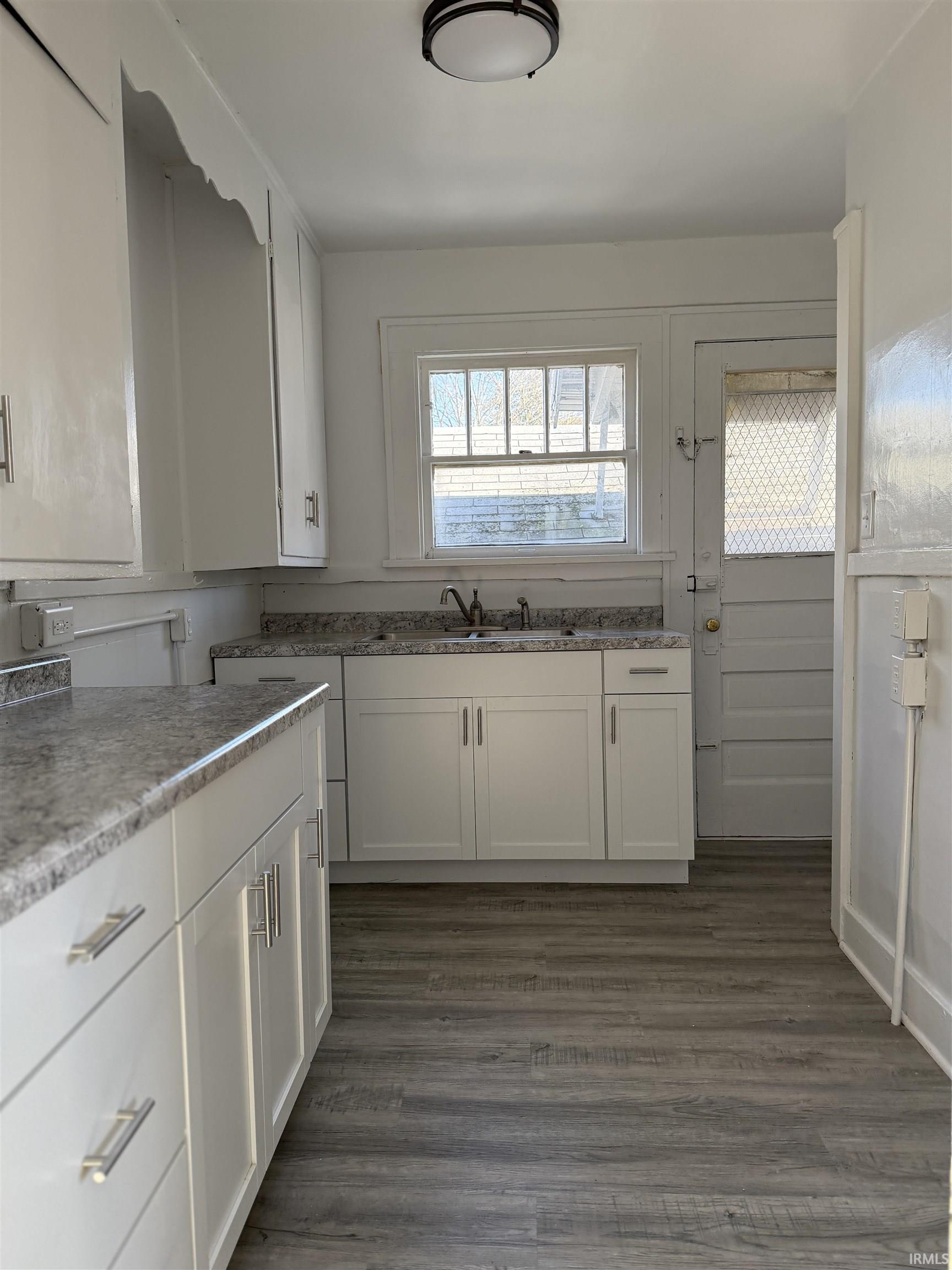Photo 11 of 407 W Lexington Avenue
