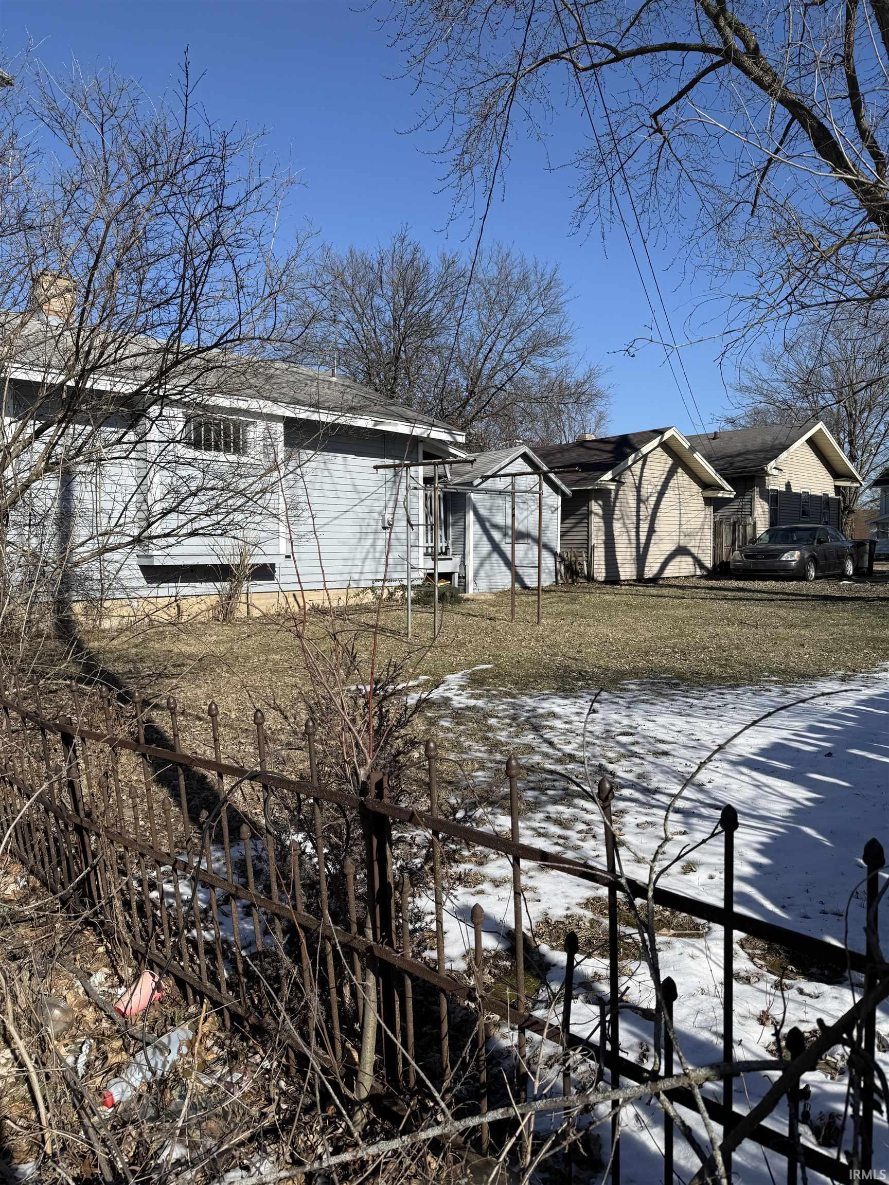 Photo 2 of 407 W Lexington Avenue