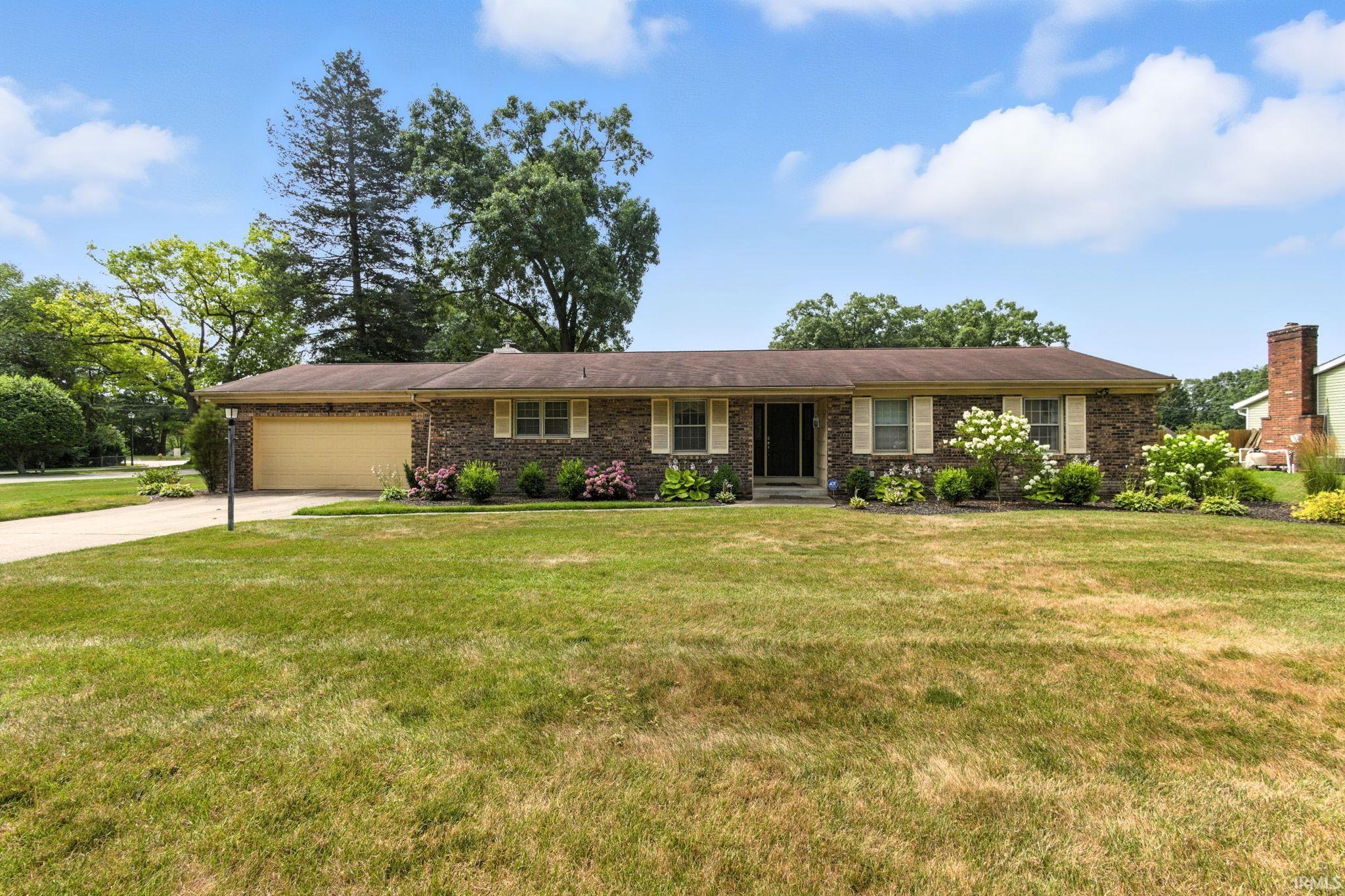 Photo 0 of 1501 Ash Drive W