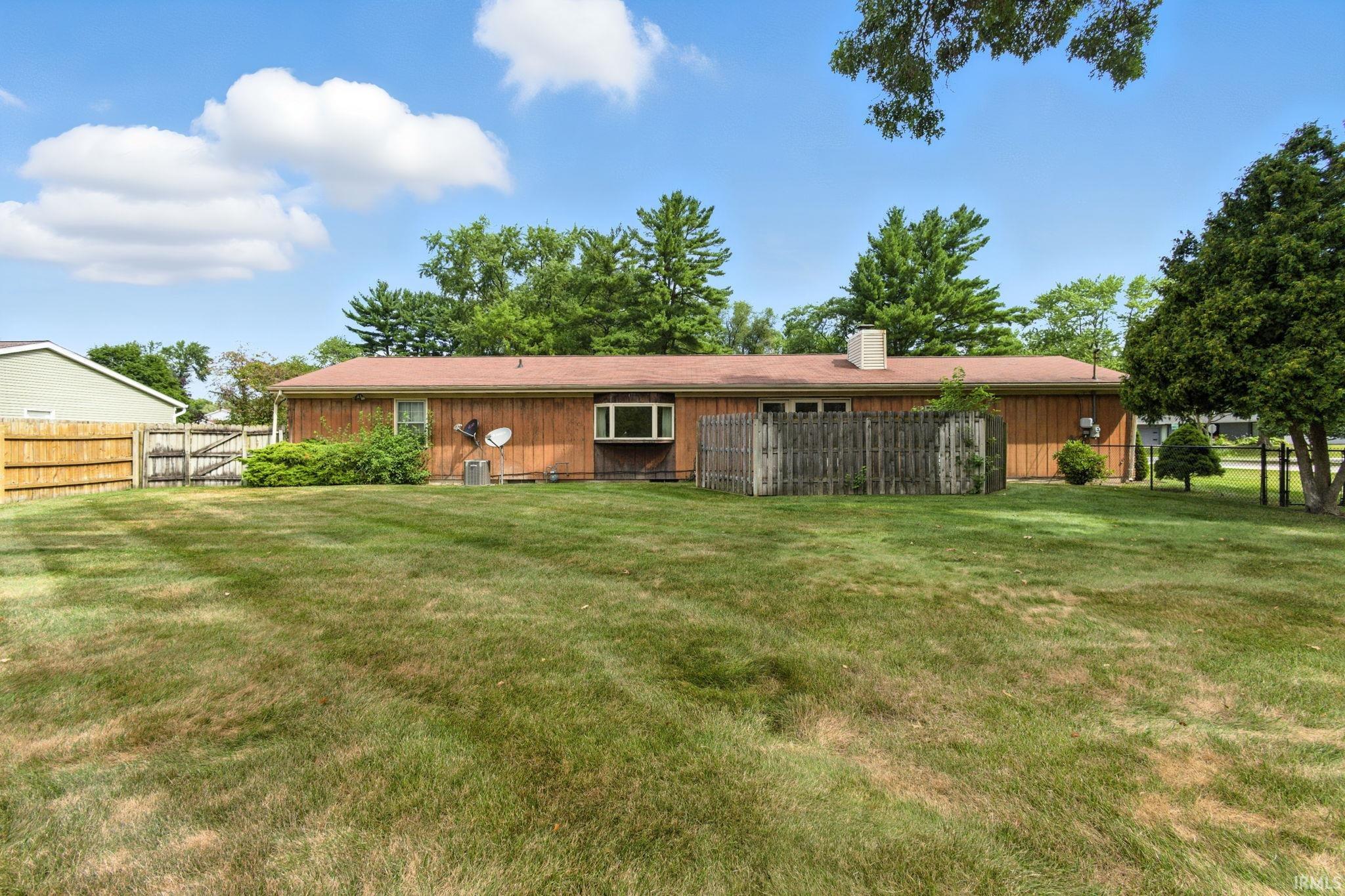Photo 17 of 1501 Ash Drive W