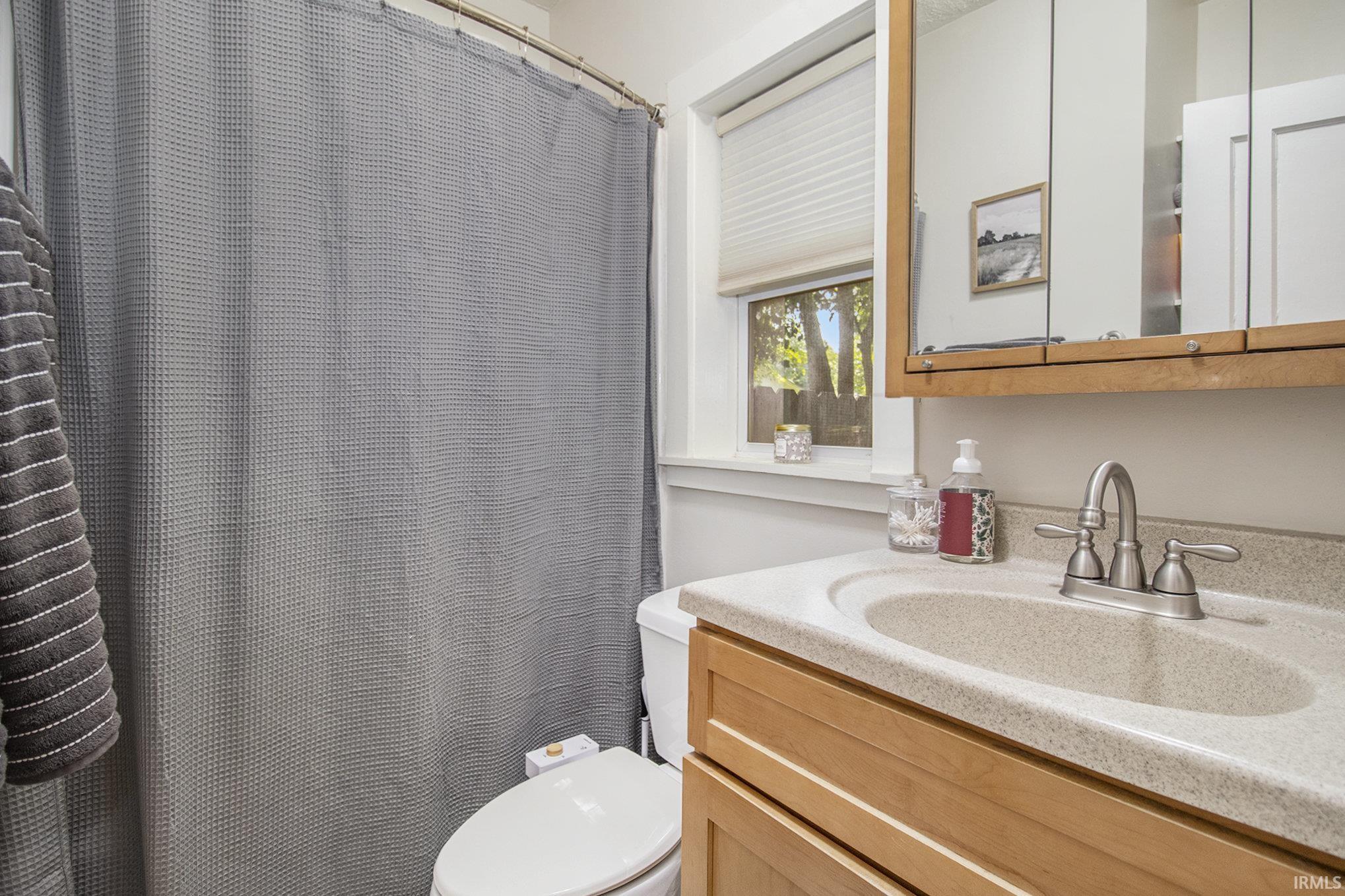 Main floor en-suite bathroom