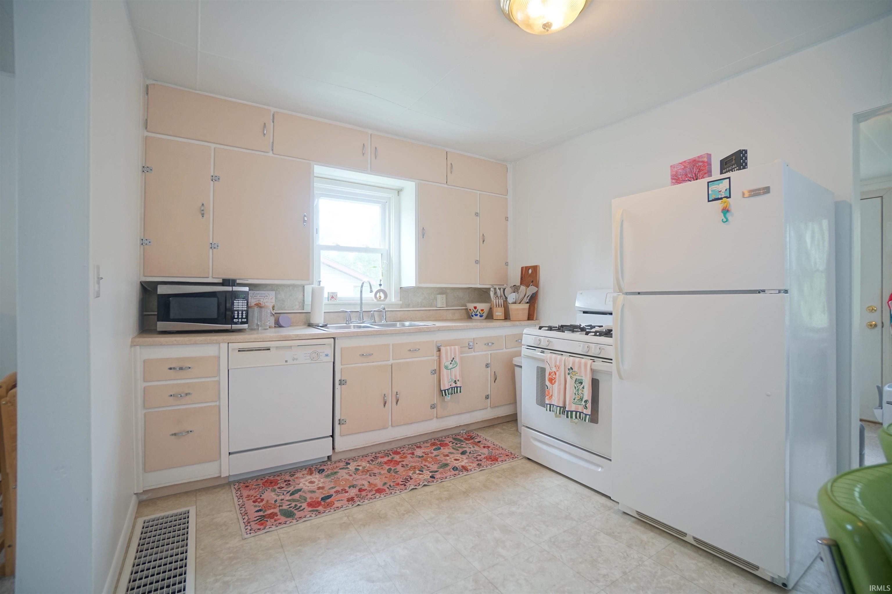 Photo 3 of 1502 Chestnut Street