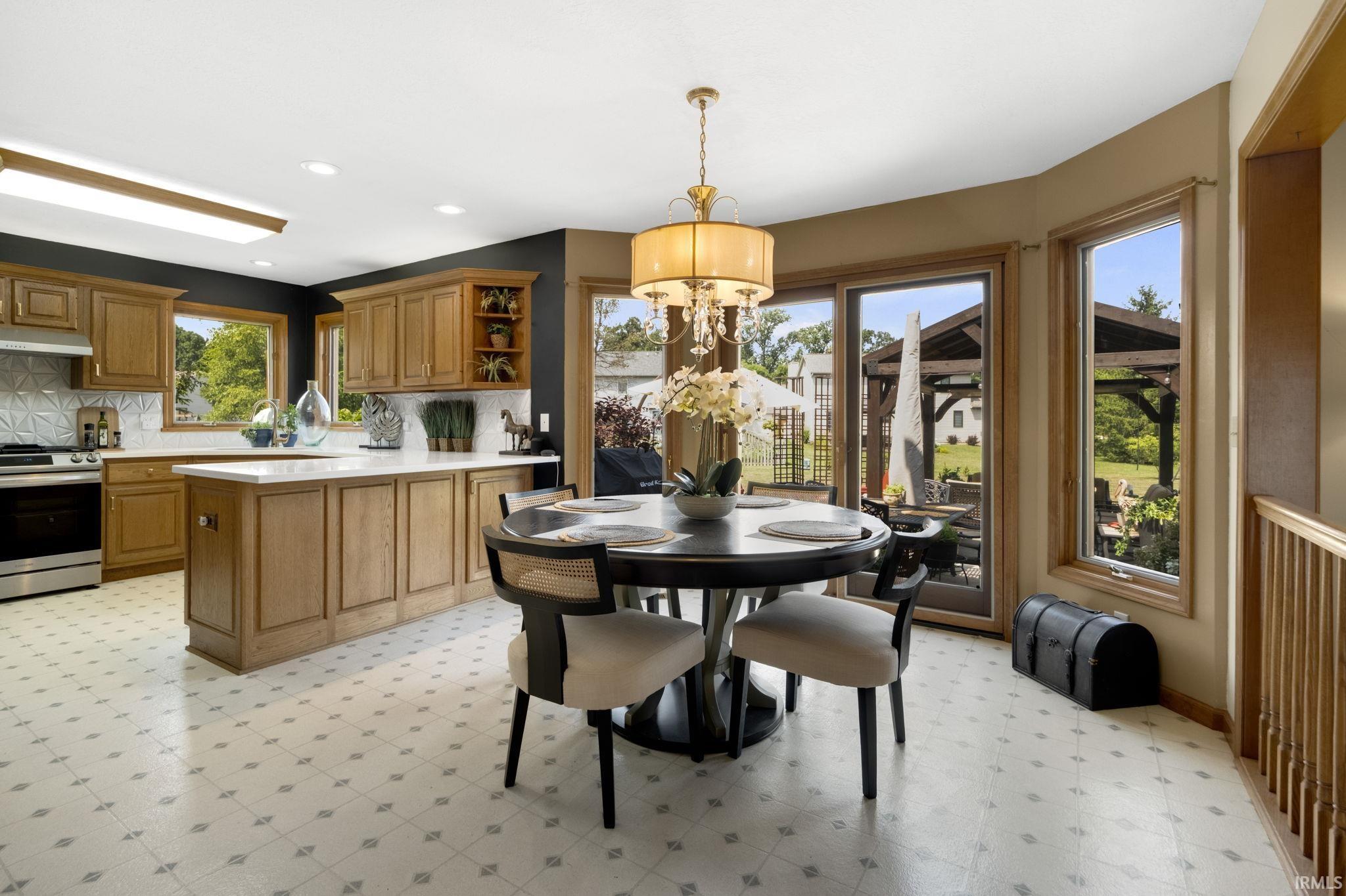 Photo 11 of 11028 Oak Briar Court