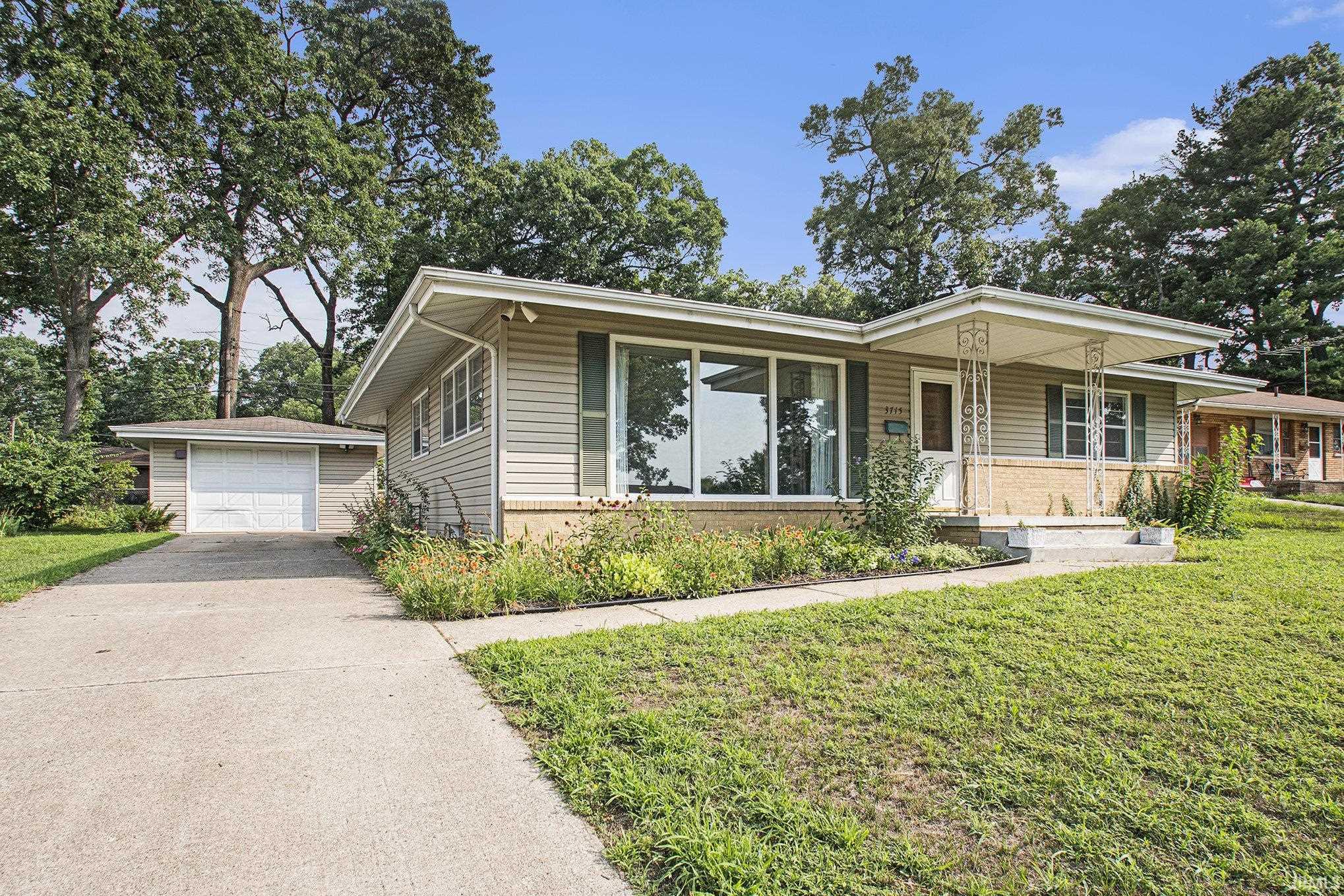 Homes for sale in South Bend, IN | 3715 Surrey Ln, South Bend, IN 46628 | MLS# 202530024