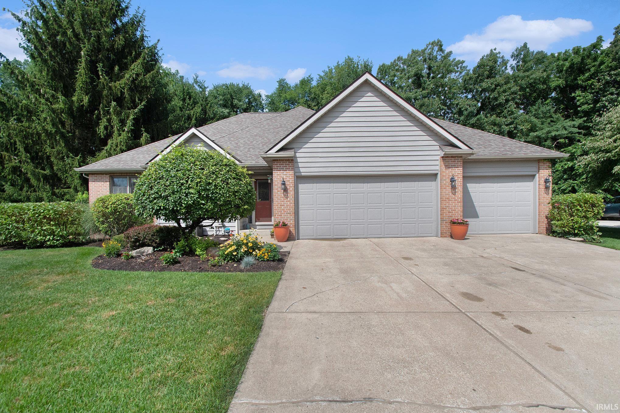 Homes for sale in Granger, IN | 51291 Pembridge Ct, Granger, IN 46530 | MLS# 202530033