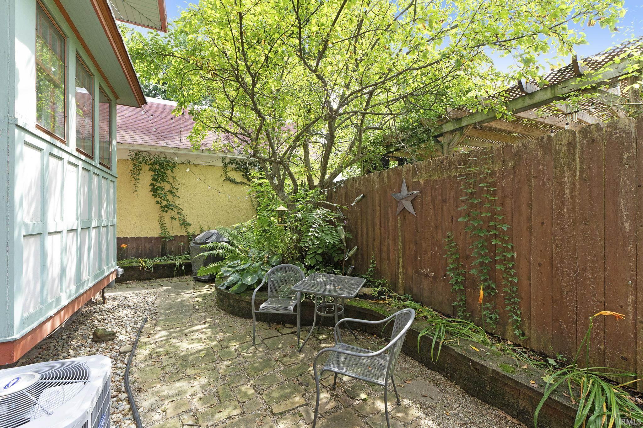 Photo 21 of 921 Thieme Drive