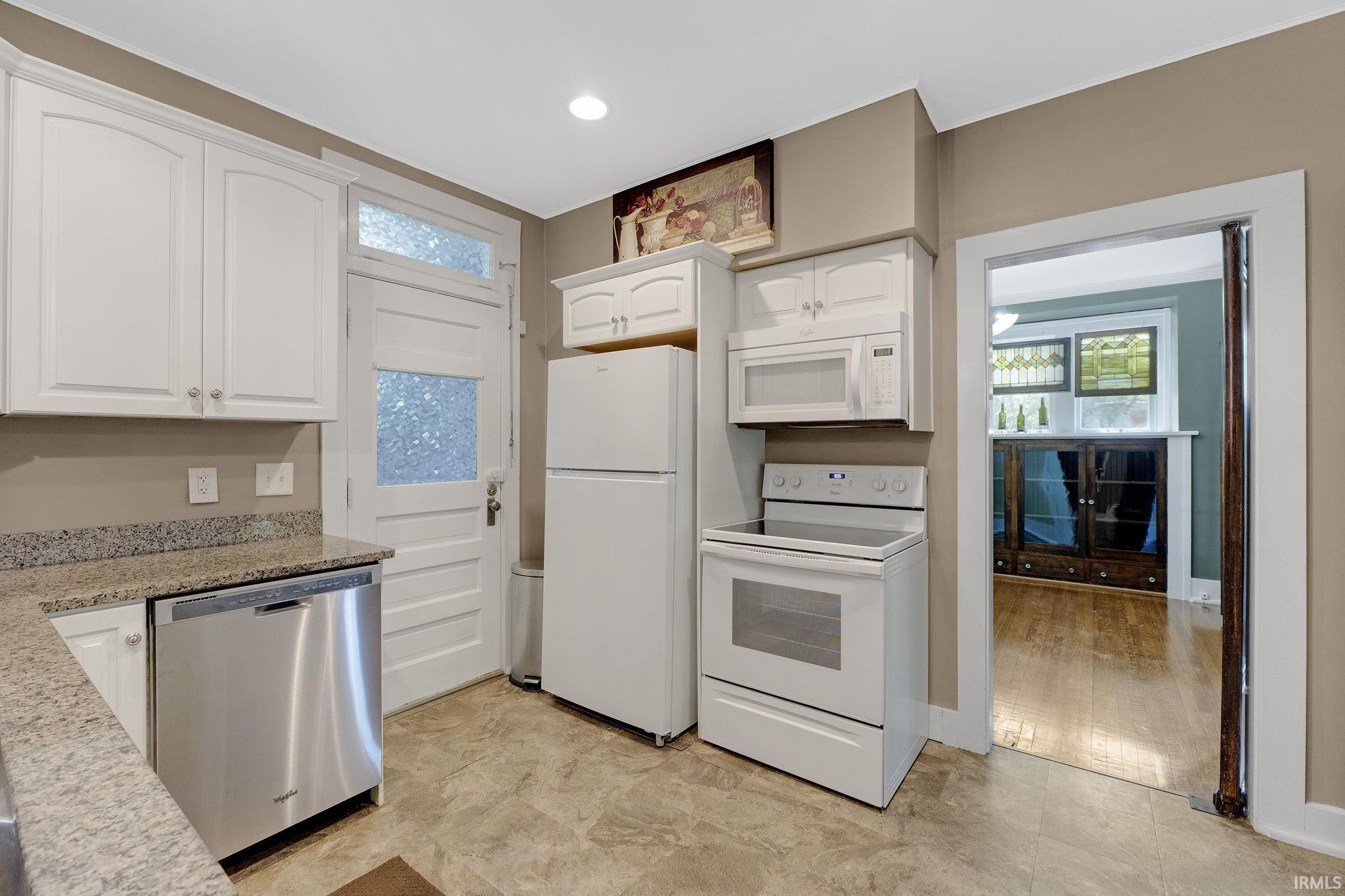 Photo 4 of 921 Thieme Drive