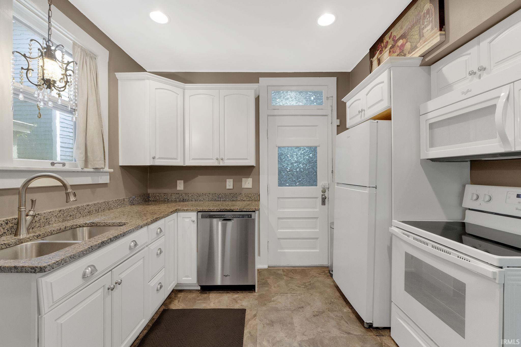 Photo 5 of 921 Thieme Drive