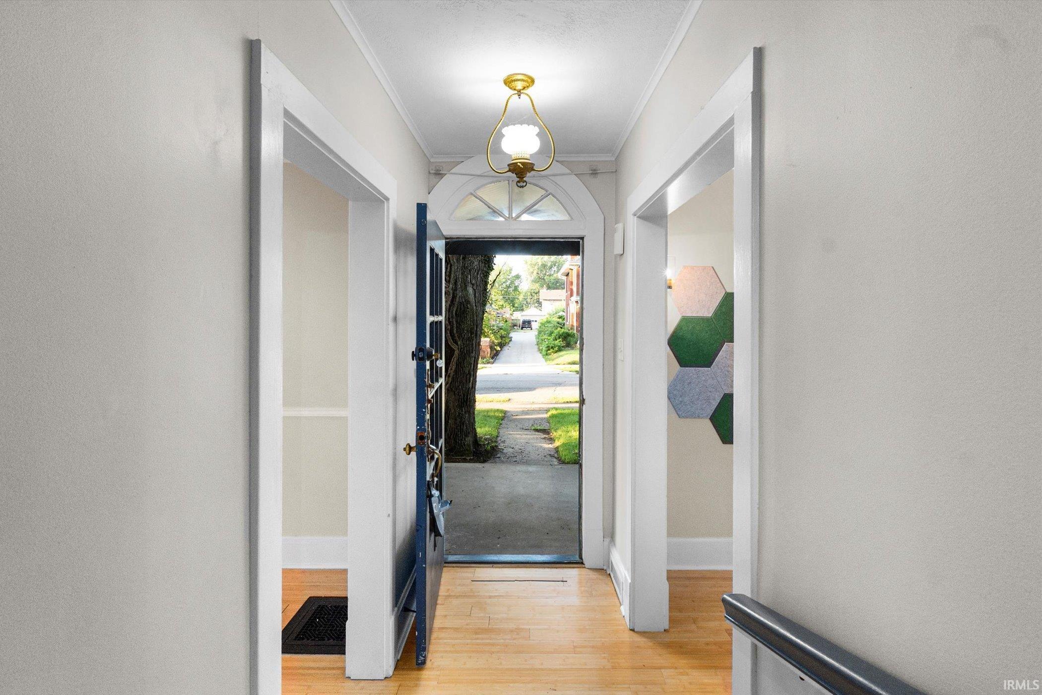 Photo 4 of 914 Kinnaird Avenue