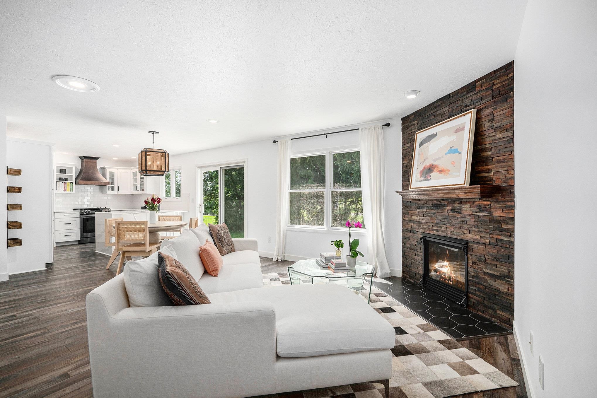 Photo 5 of 930 Ridgeview Drive
