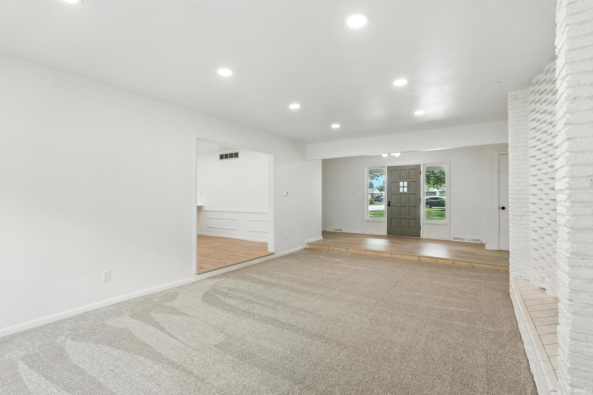 Photo 5 of 904 Pelham Drive