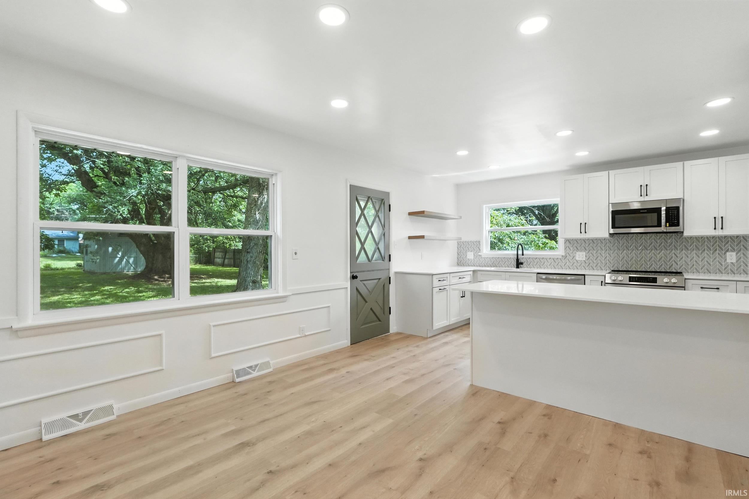 Photo 7 of 904 Pelham Drive