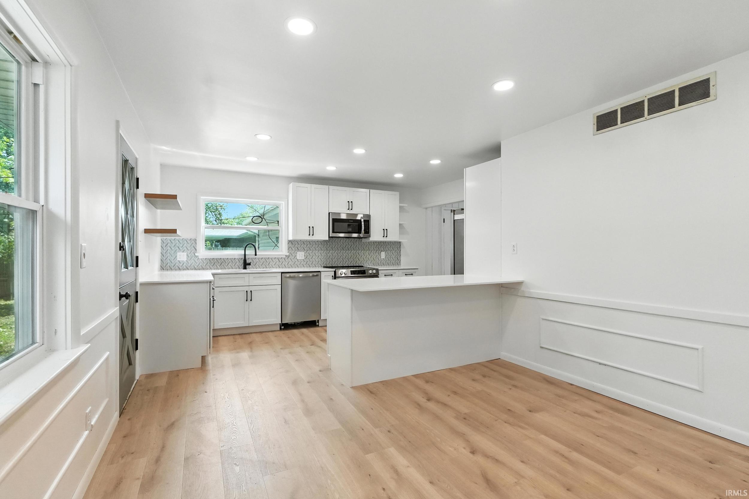 Photo 8 of 904 Pelham Drive