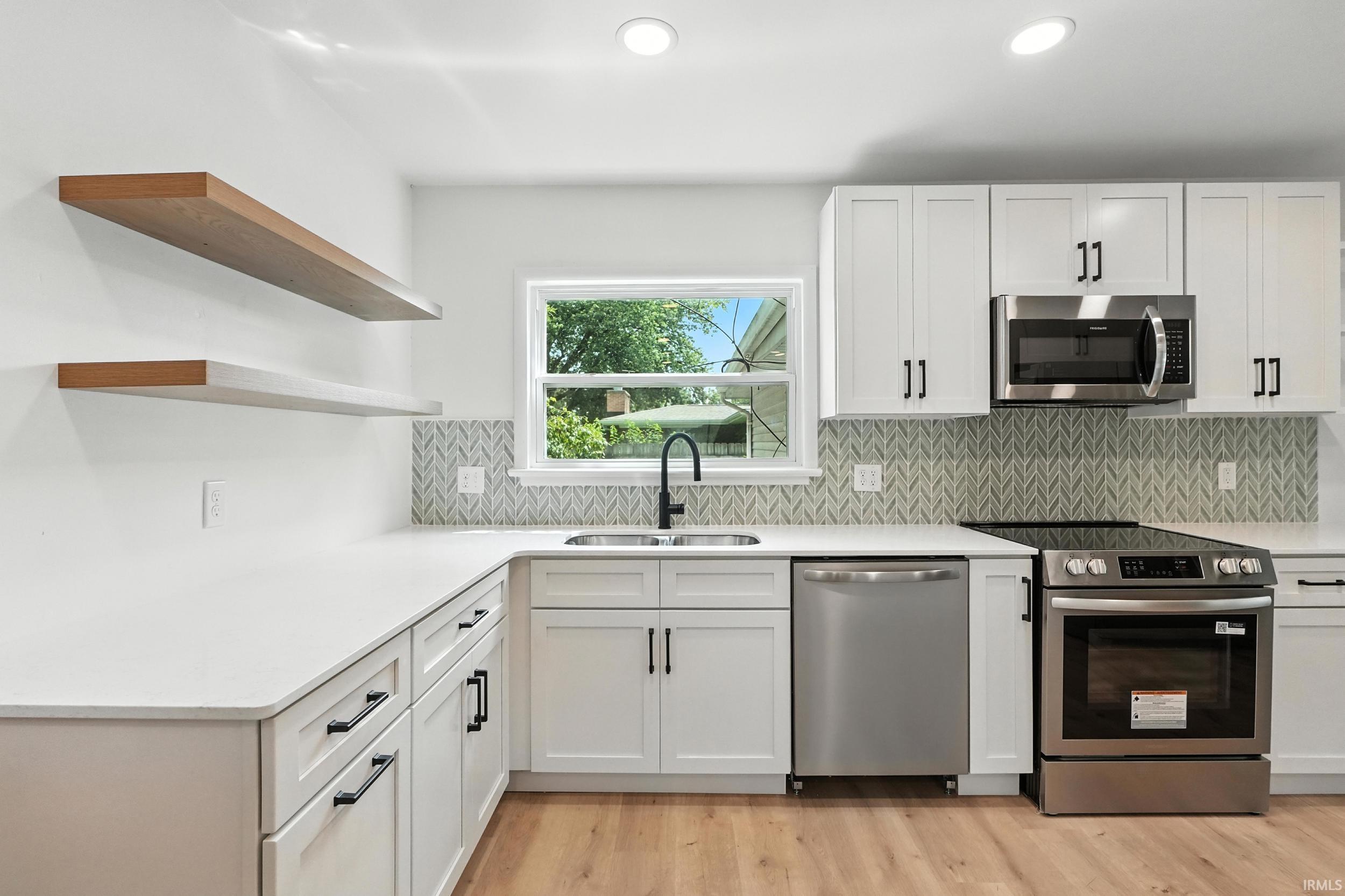 Photo 9 of 904 Pelham Drive