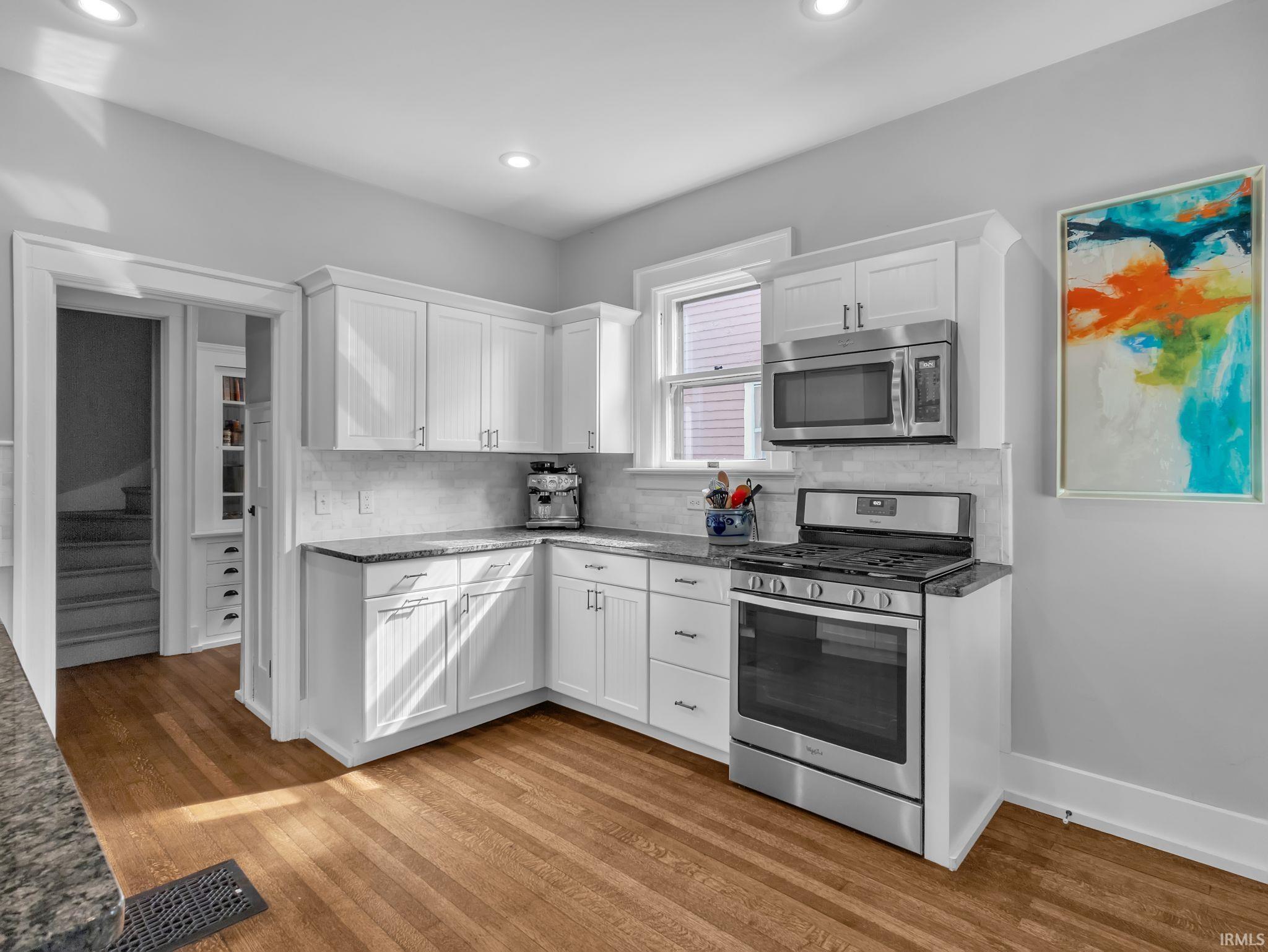 Photo 17 of 1227 W Berry Street