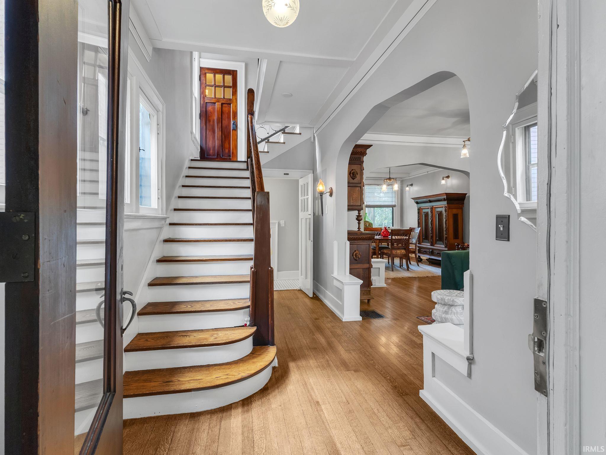 Photo 6 of 1227 W Berry Street