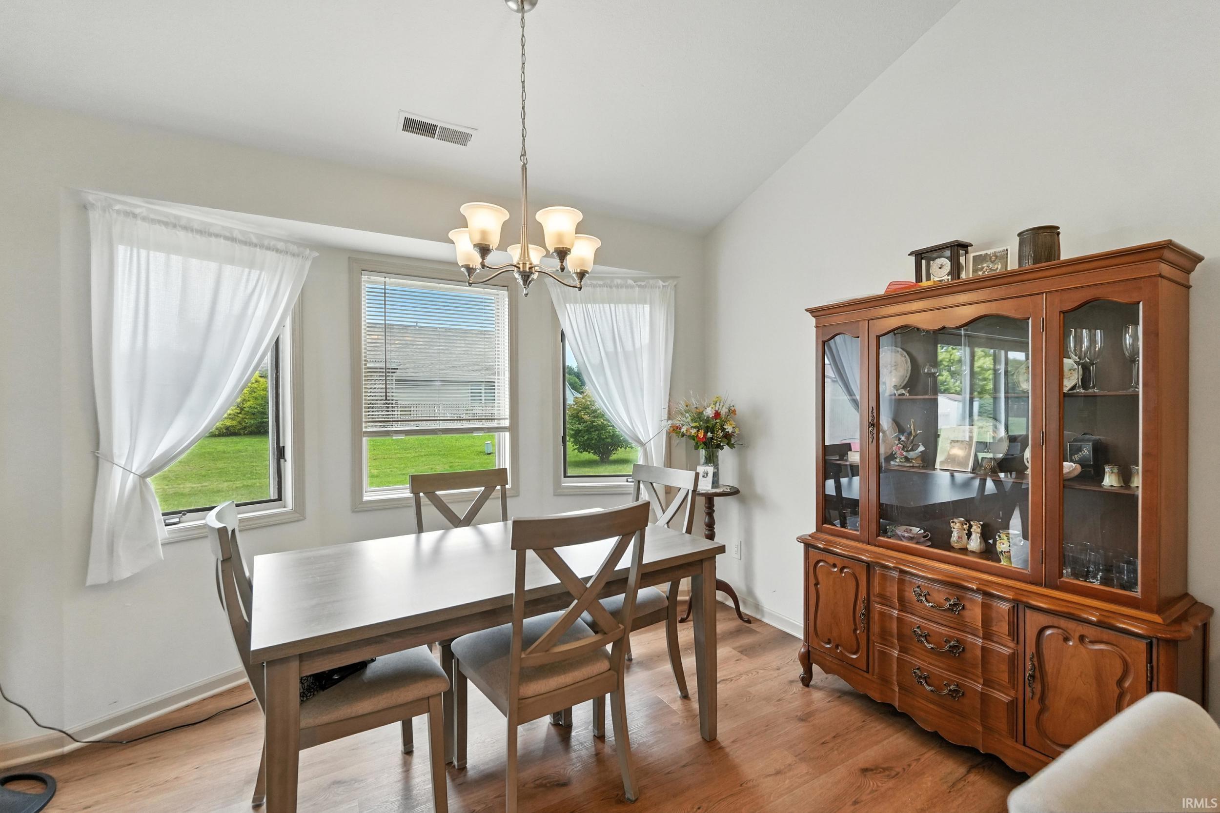 Photo 7 of 1410 S Duesenberg Drive