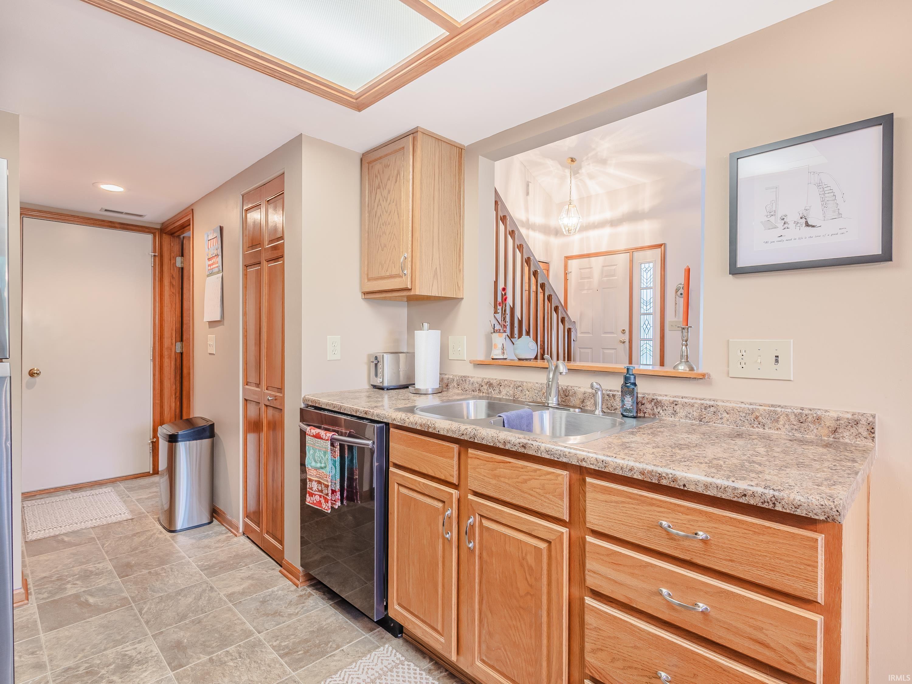 Photo 6 of 5724 Thornbriar Lane