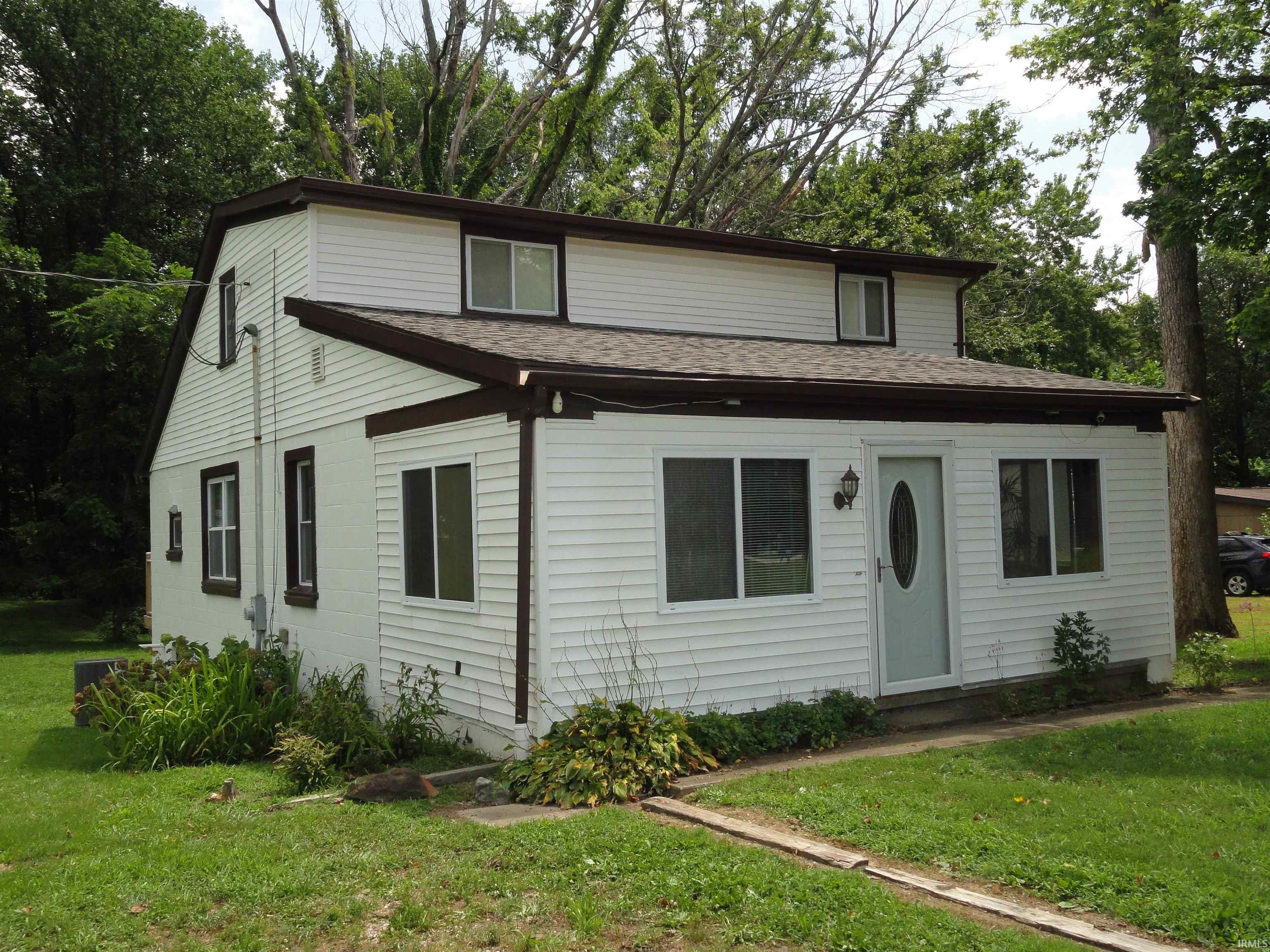 Homes for sale in Wadesville, IN | 7346 Main St, Wadesville, IN 47638 | MLS# 202530220