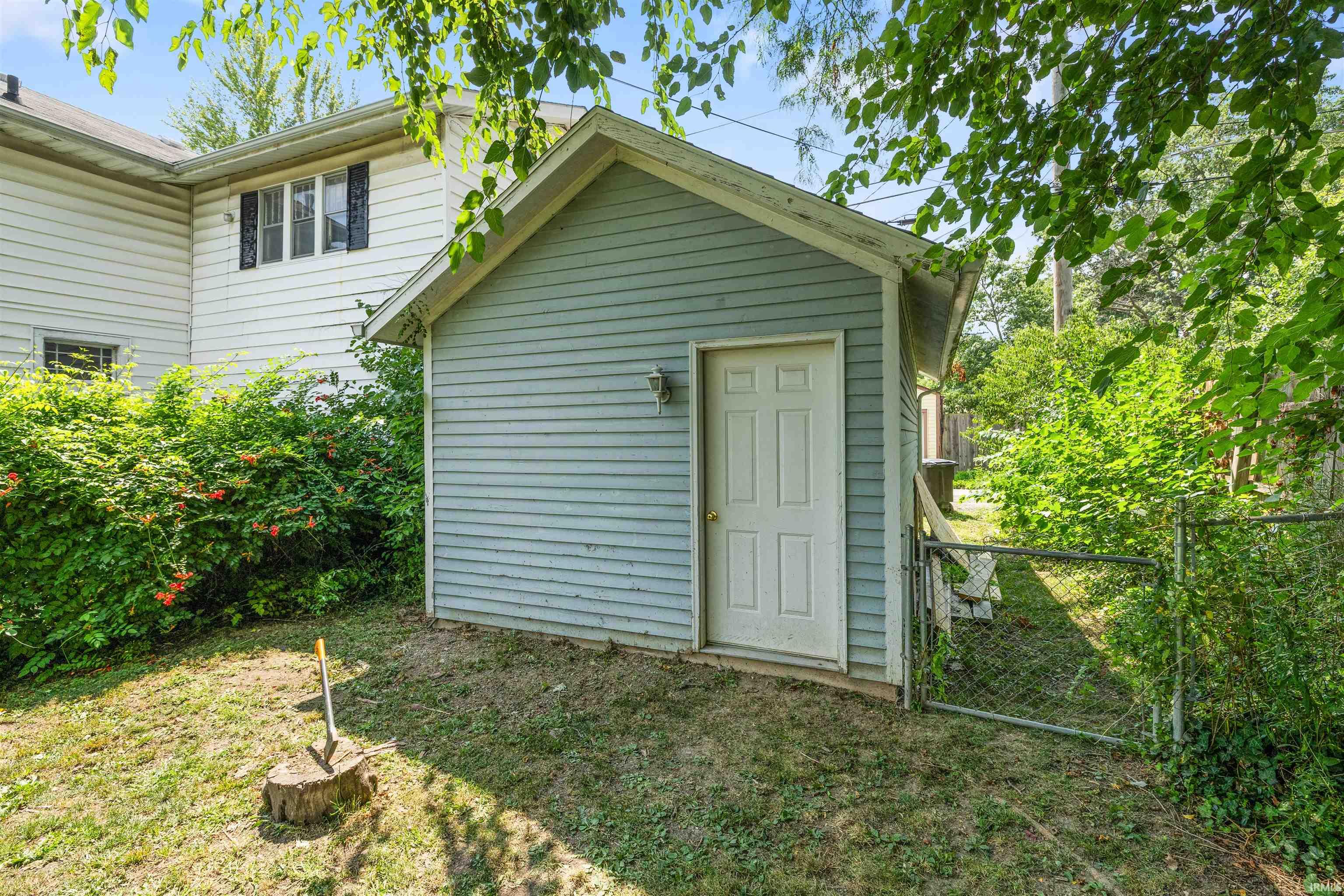 Photo 5 of 2605 Florida Drive