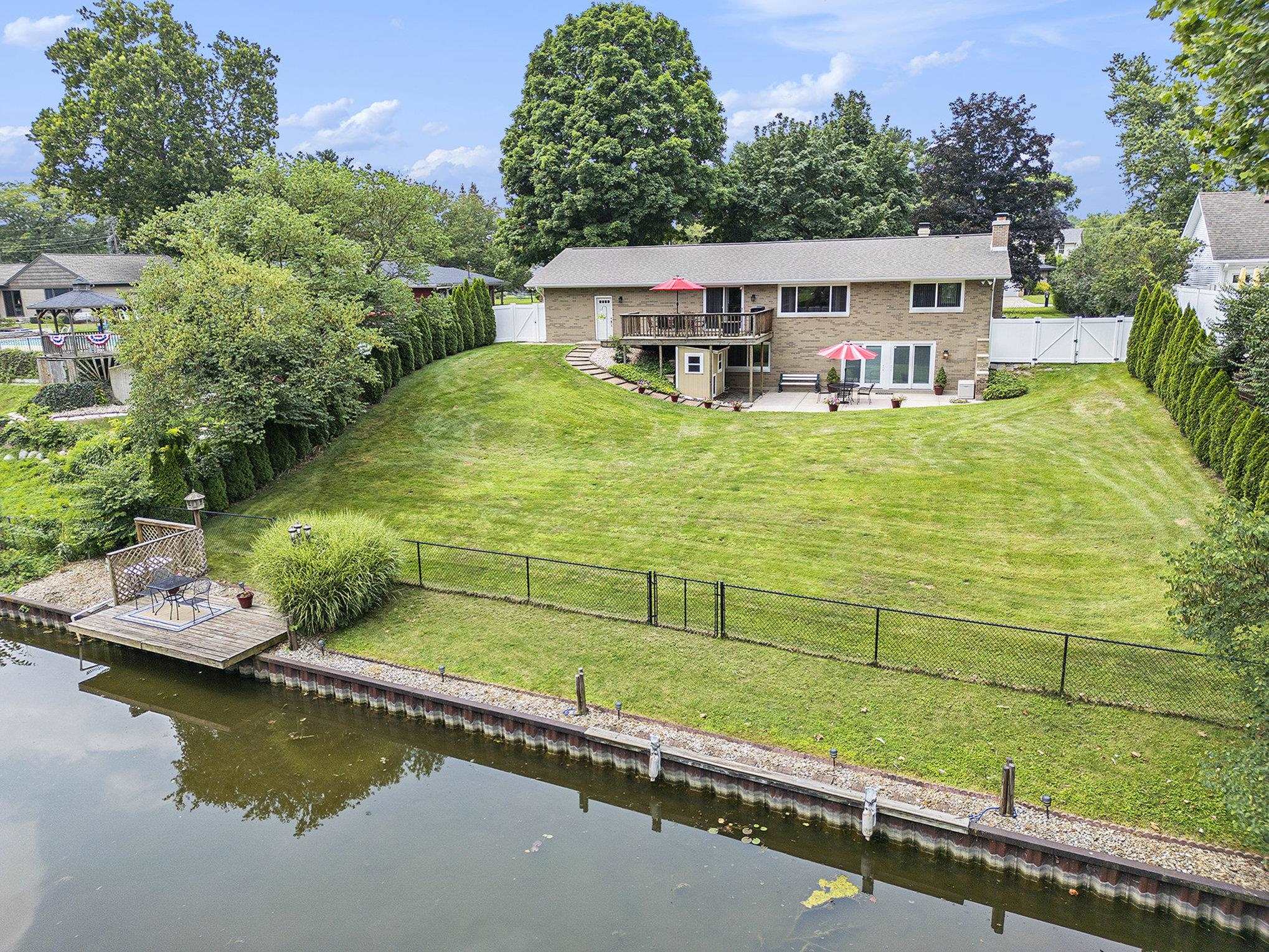 Photo 4 of 55910 River Shore Estate