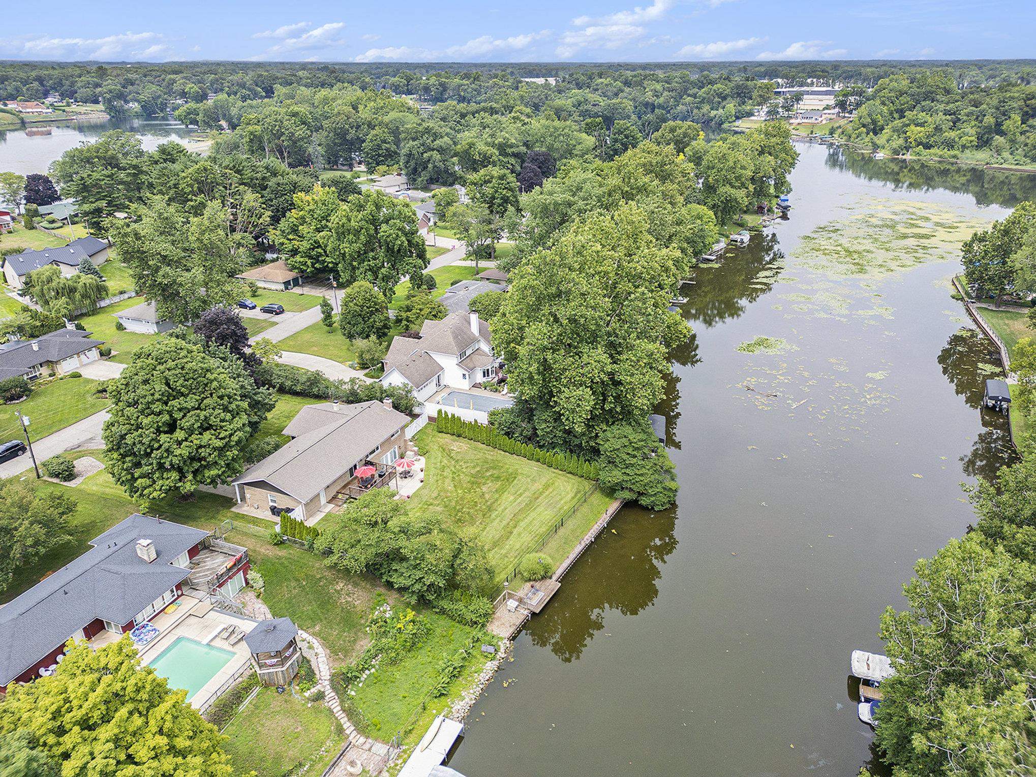 Photo 6 of 55910 River Shore Estate