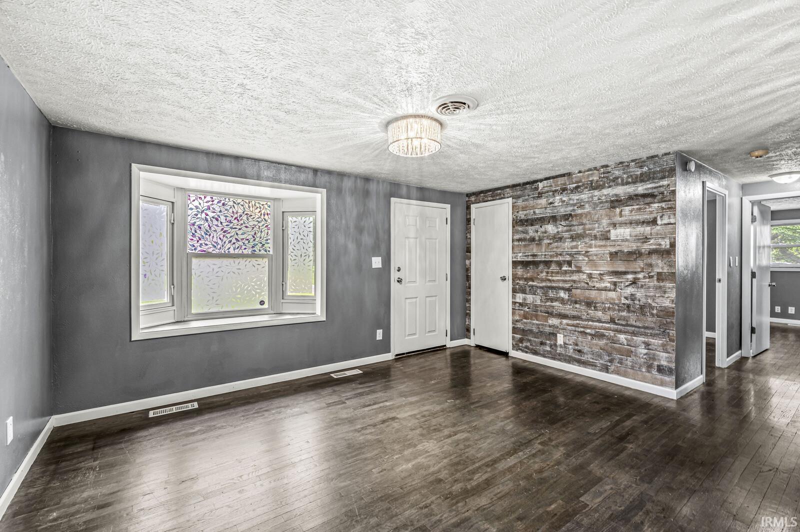 Homes for sale in Osceola, IN | 502 W Adams St, Osceola, IN 46561 | MLS# 202530252