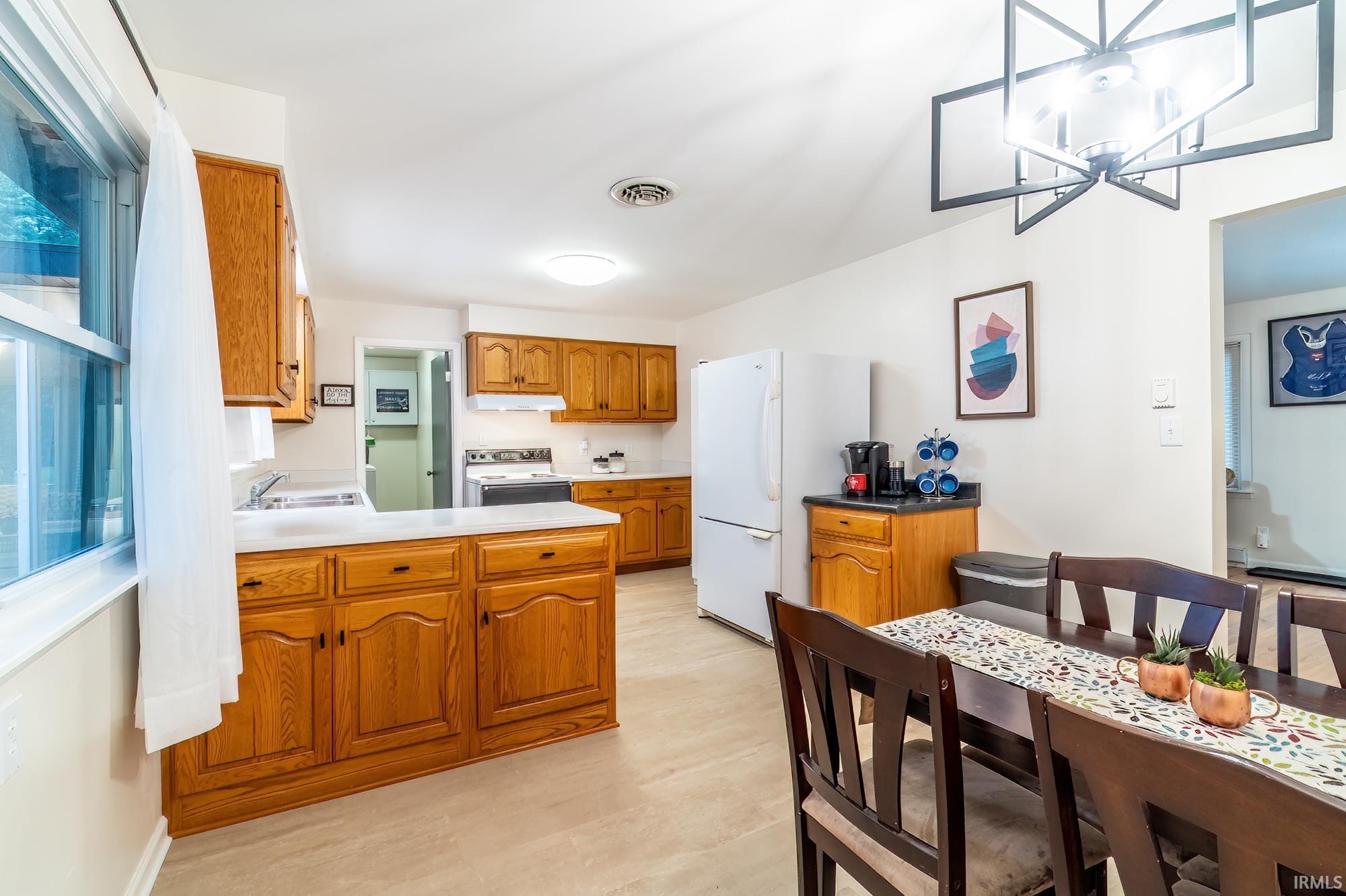 Photo 14 of 6616 Arnel Avenue