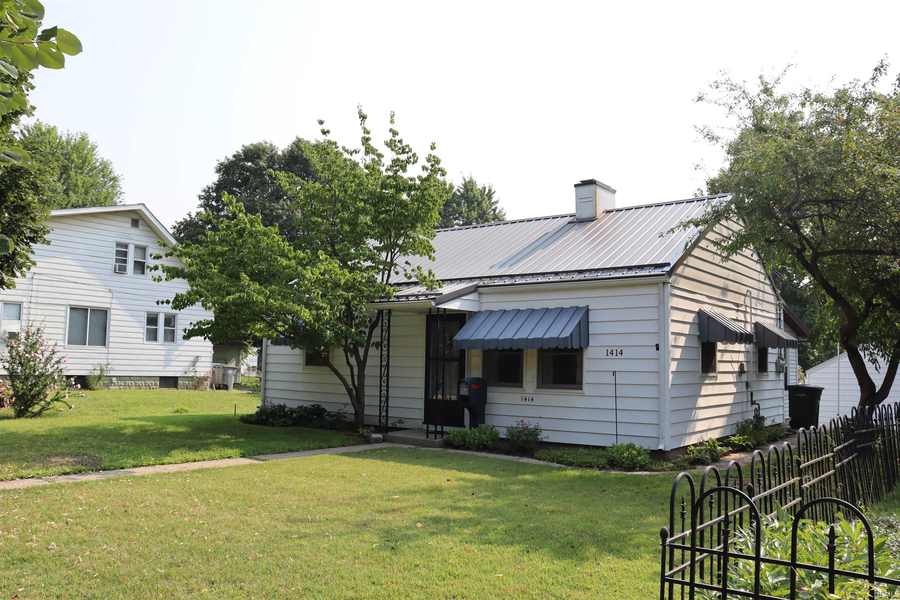 Photo 2 of 1414 Magnolia Avenue