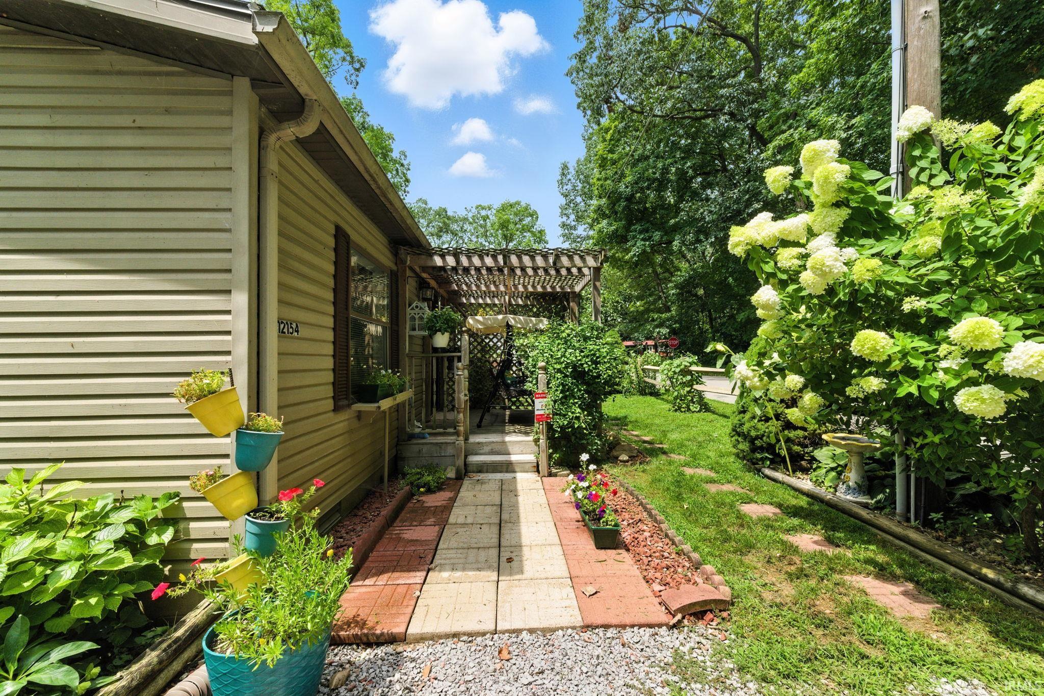 Homes for sale in Brookston, IN | 12154 W Horseshoe Bend Rd, Brookston, IN 47923 | MLS# 202530359