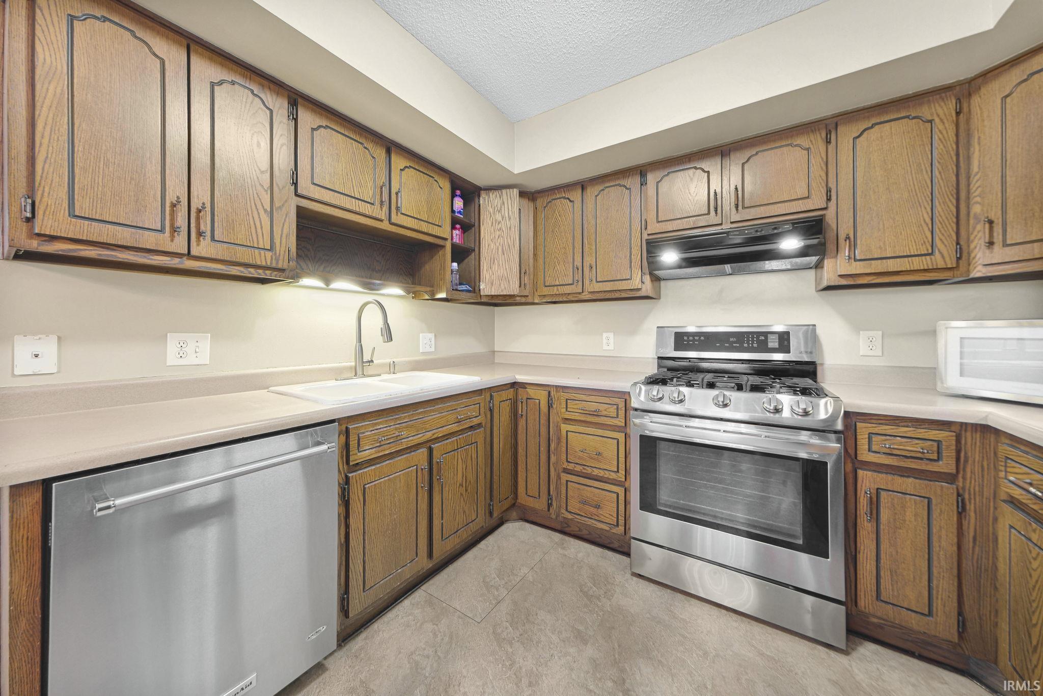 Photo 18 of 10407 Thatcher Court