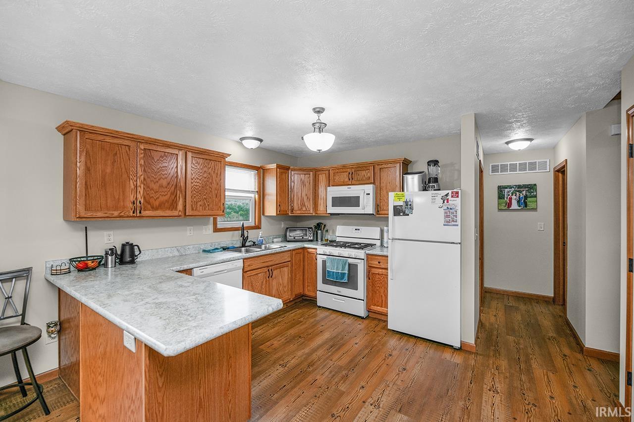Photo 6 of 23956 Oakdale Street
