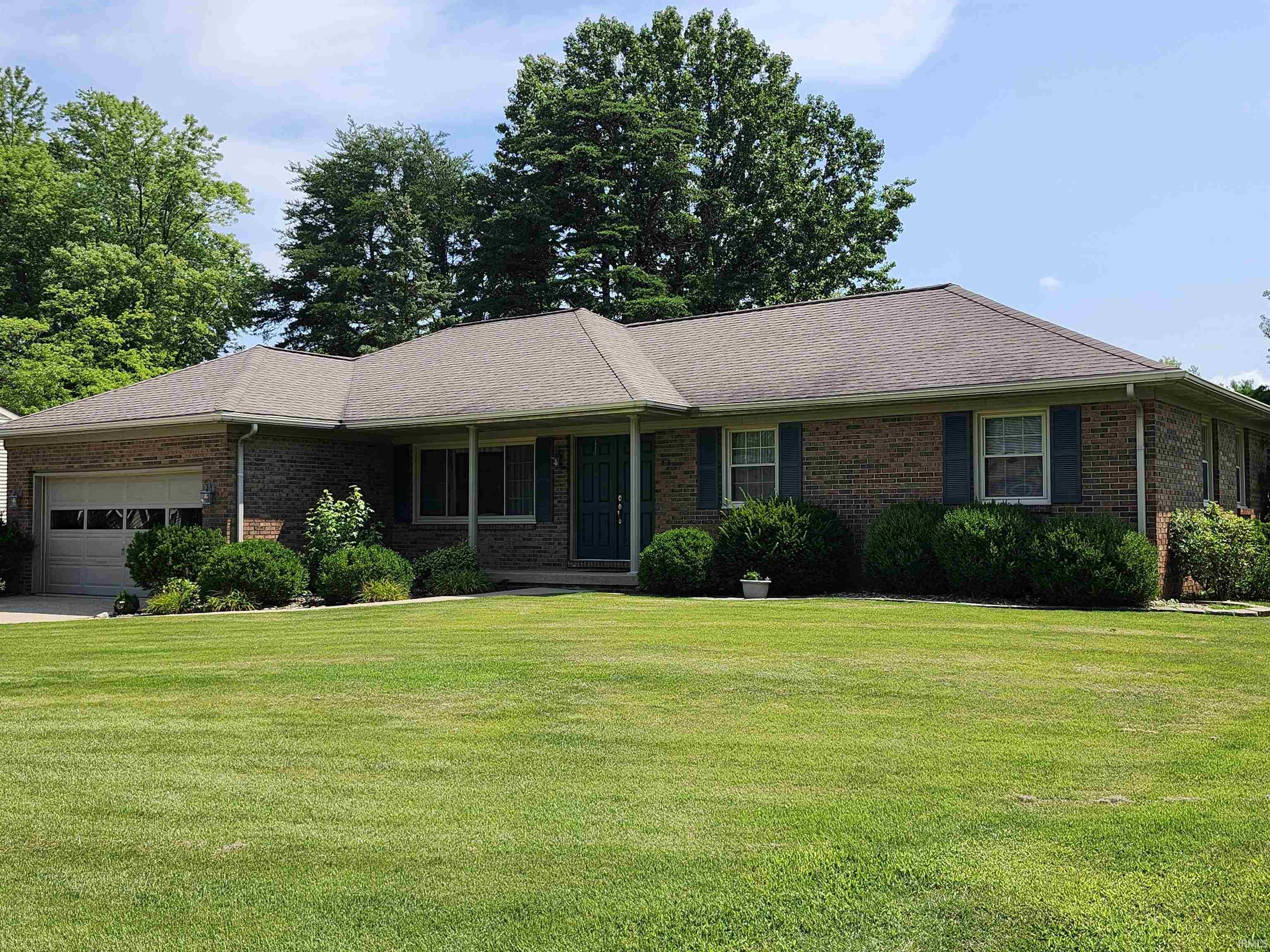 Homes for sale in Newburgh, IN | 6044 Cypress Ct, Newburgh, IN 47630 | MLS# 202530462