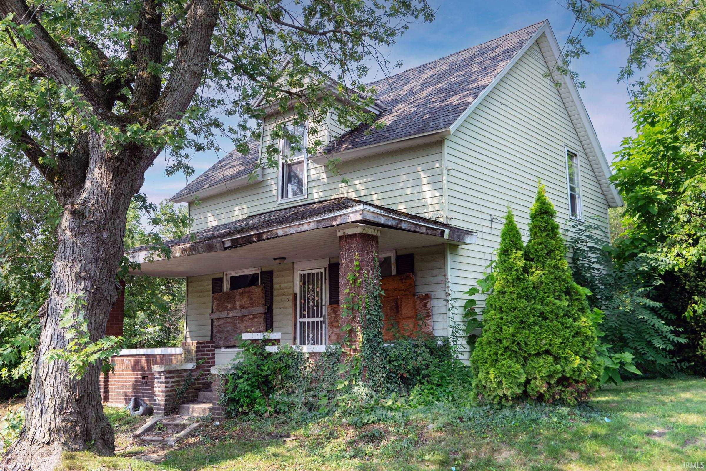 Homes for sale in South Bend, IN | 529 Euclid Ave, South Bend, IN 46628 | MLS# 202530500