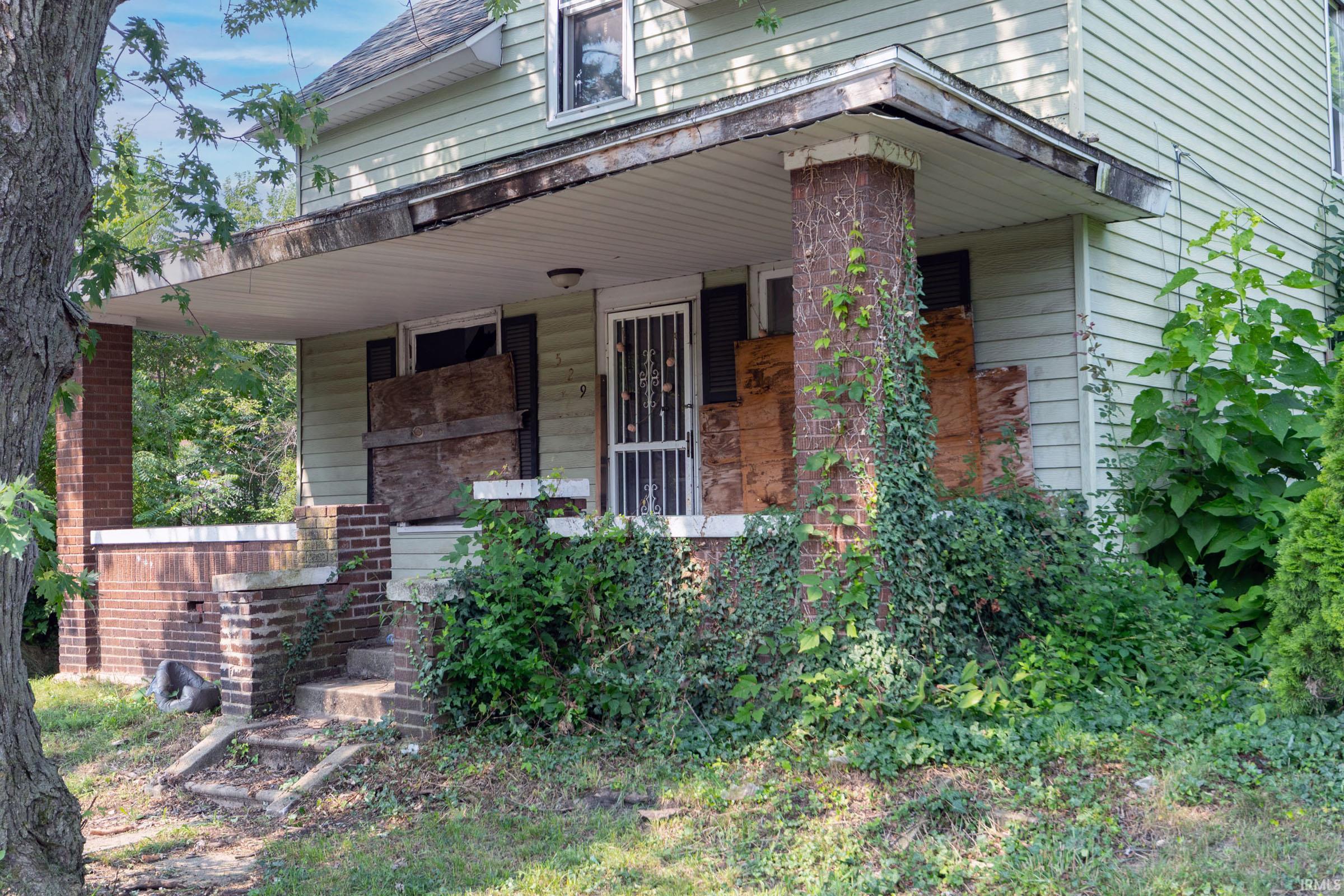 Homes for sale in South Bend, IN | 529 Euclid Ave, South Bend, IN 46628 | MLS# 202530500