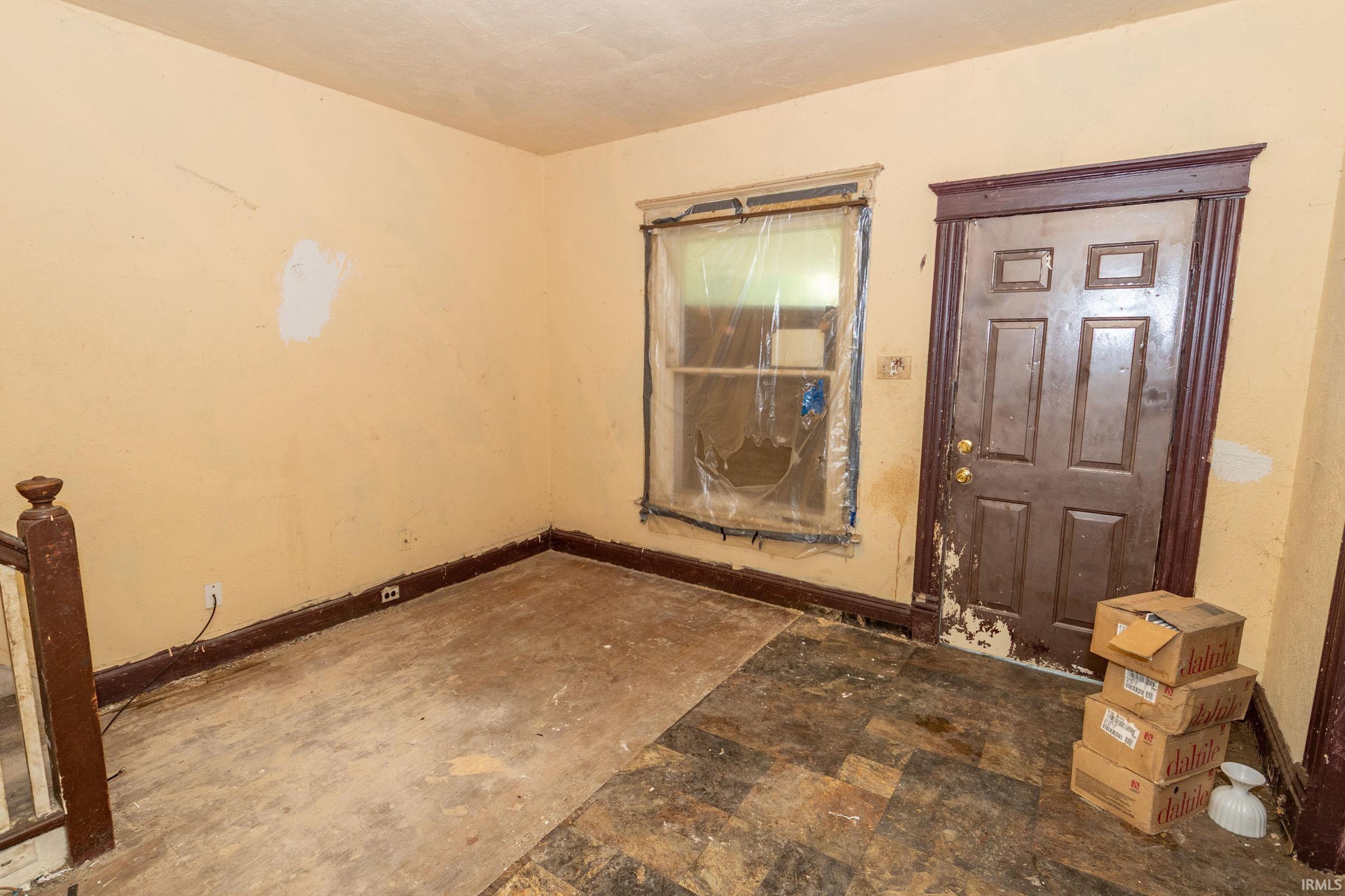 Homes for sale in South Bend, IN | 529 Euclid Ave, South Bend, IN 46628 | MLS# 202530500