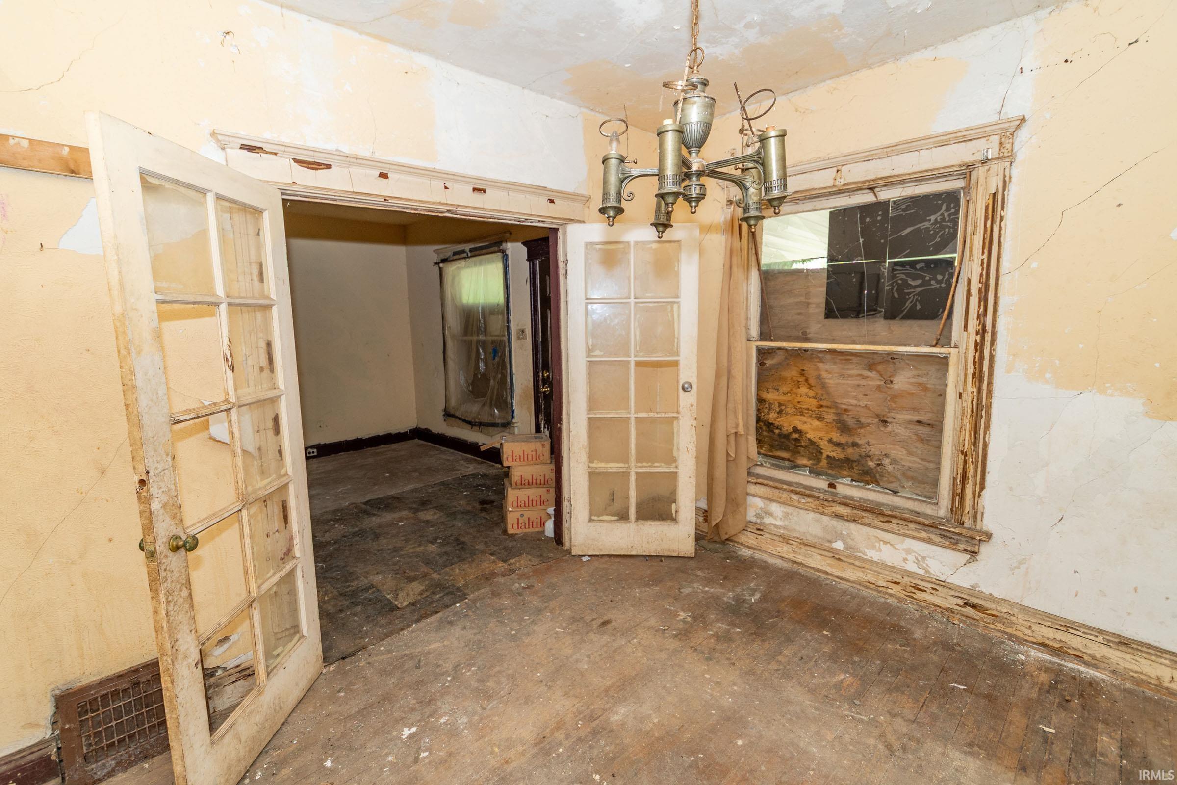 Homes for sale in South Bend, IN | 529 Euclid Ave, South Bend, IN 46628 | MLS# 202530500