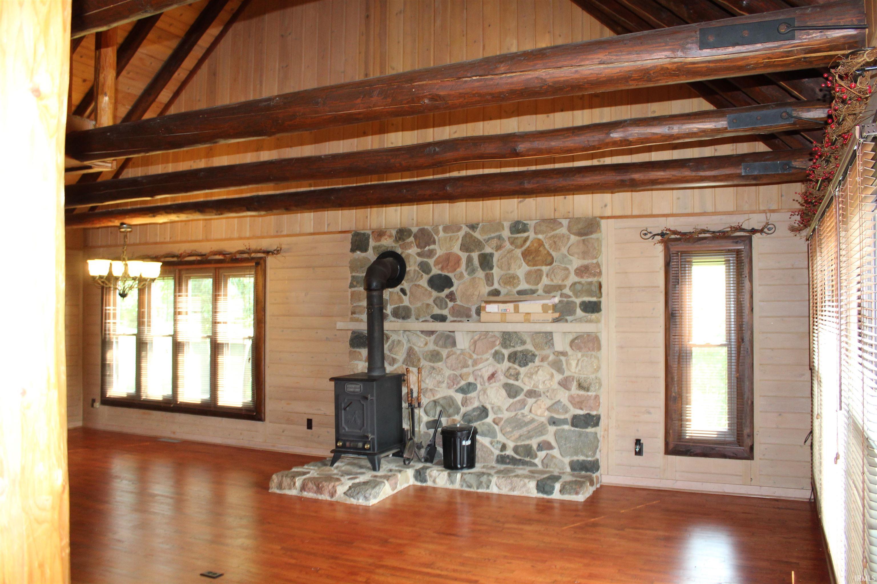 Photo 2 of 475 E 280 N