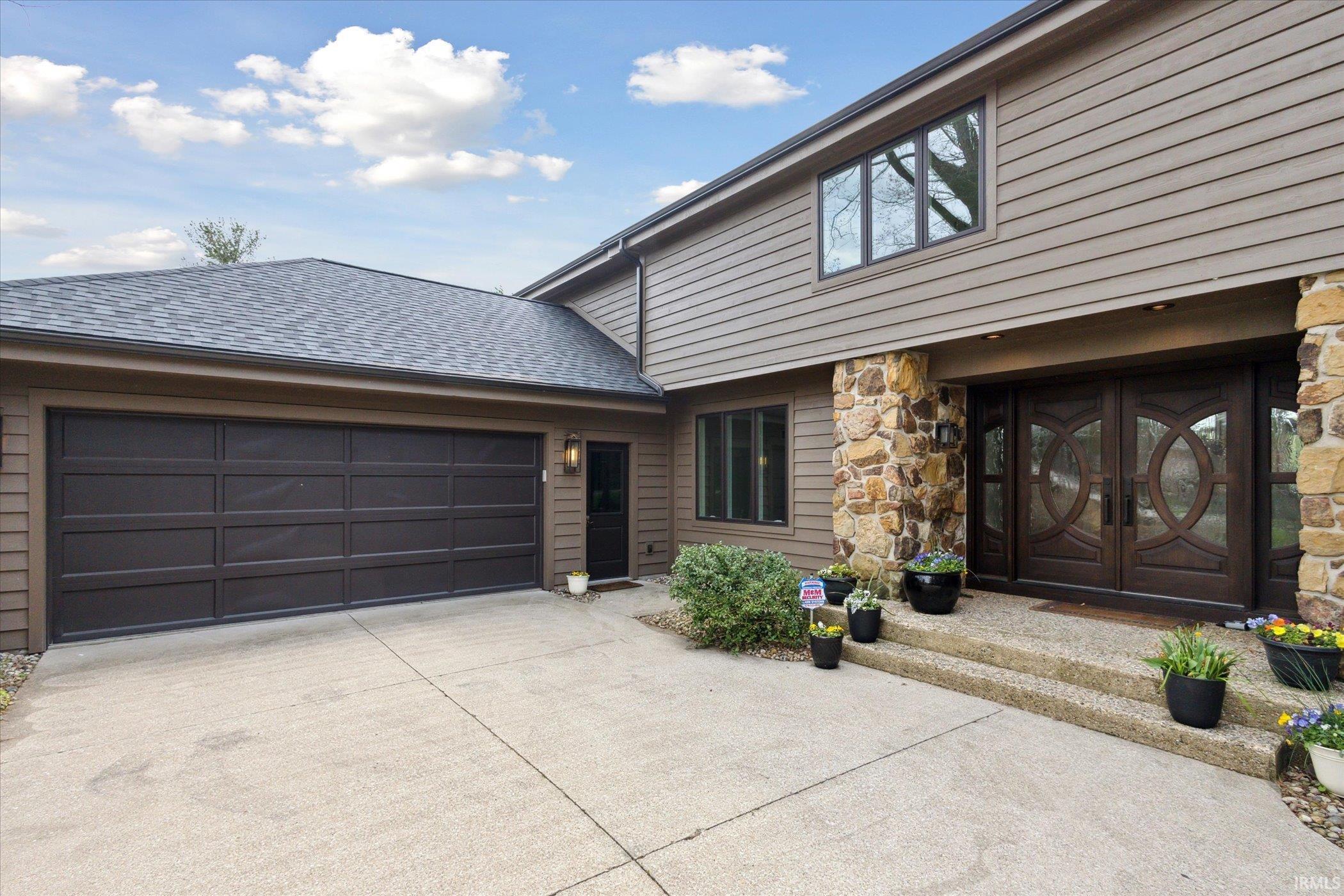 Photo 3 of 22694 Weatherby Lane