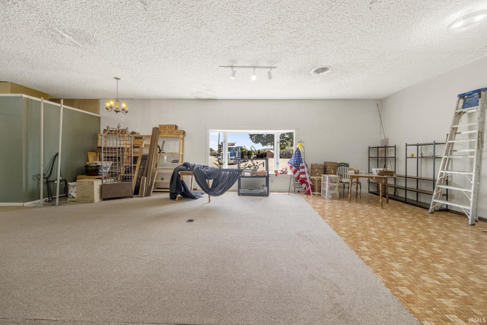 Photo 20 of 550 W Old Trail Road