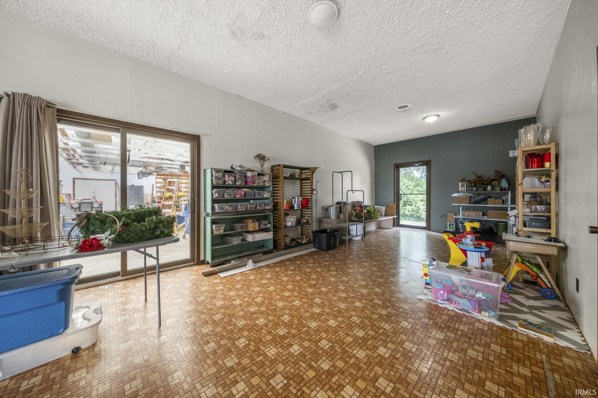 Photo 21 of 550 W Old Trail Road