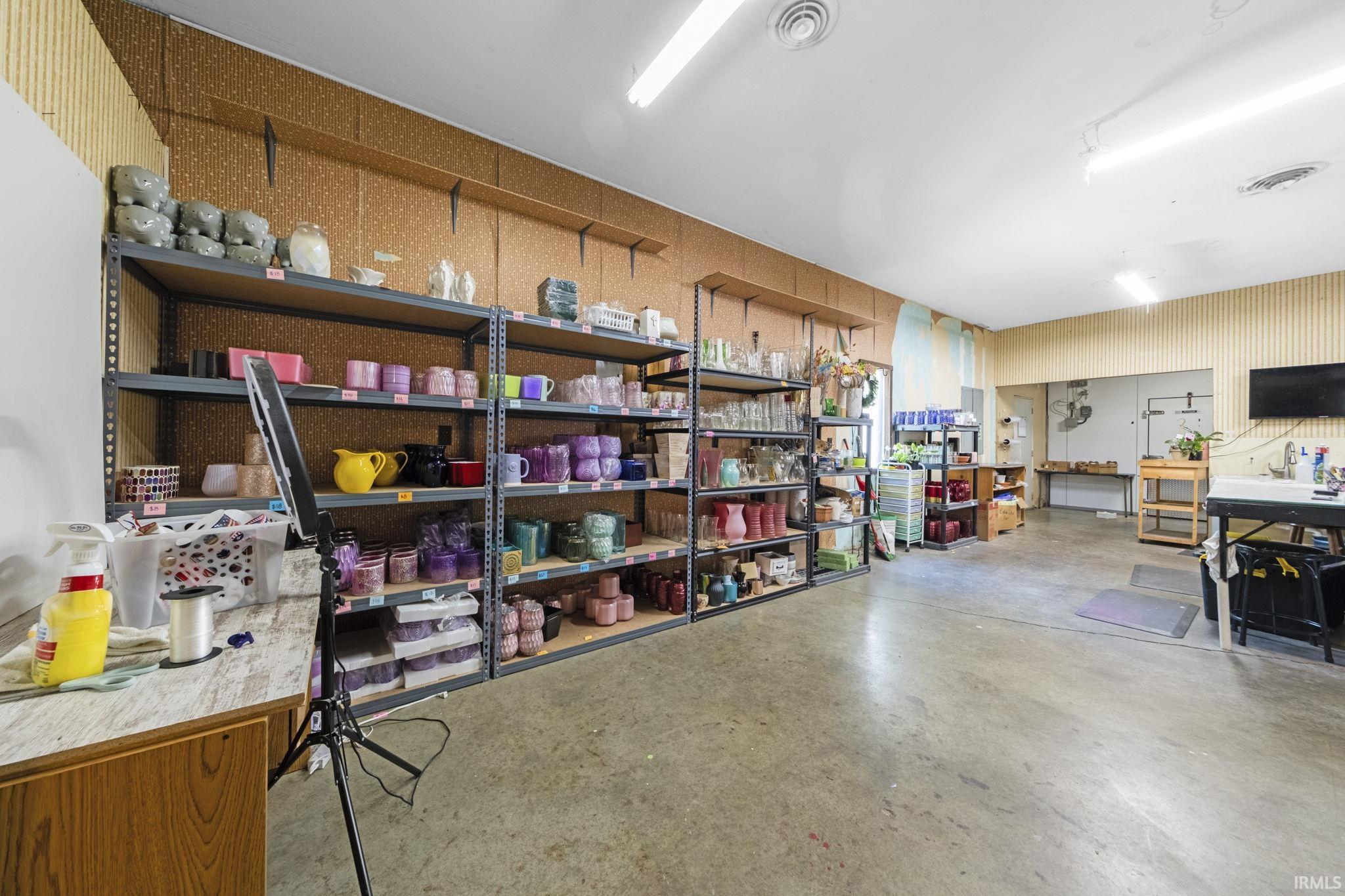 Photo 25 of 550 W Old Trail Road