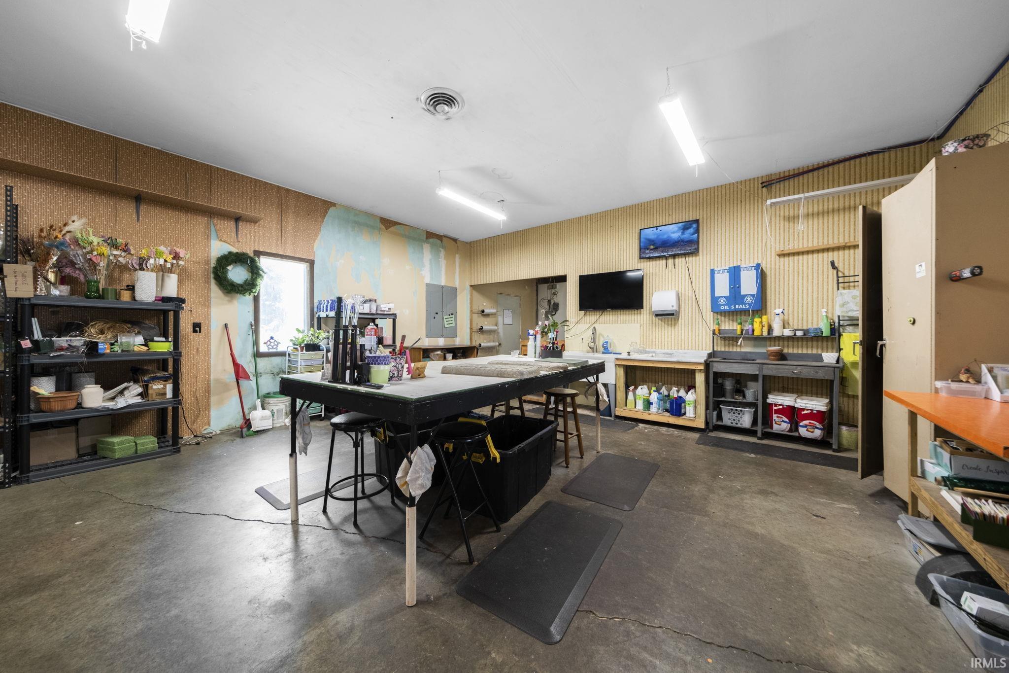 Photo 28 of 550 W Old Trail Road