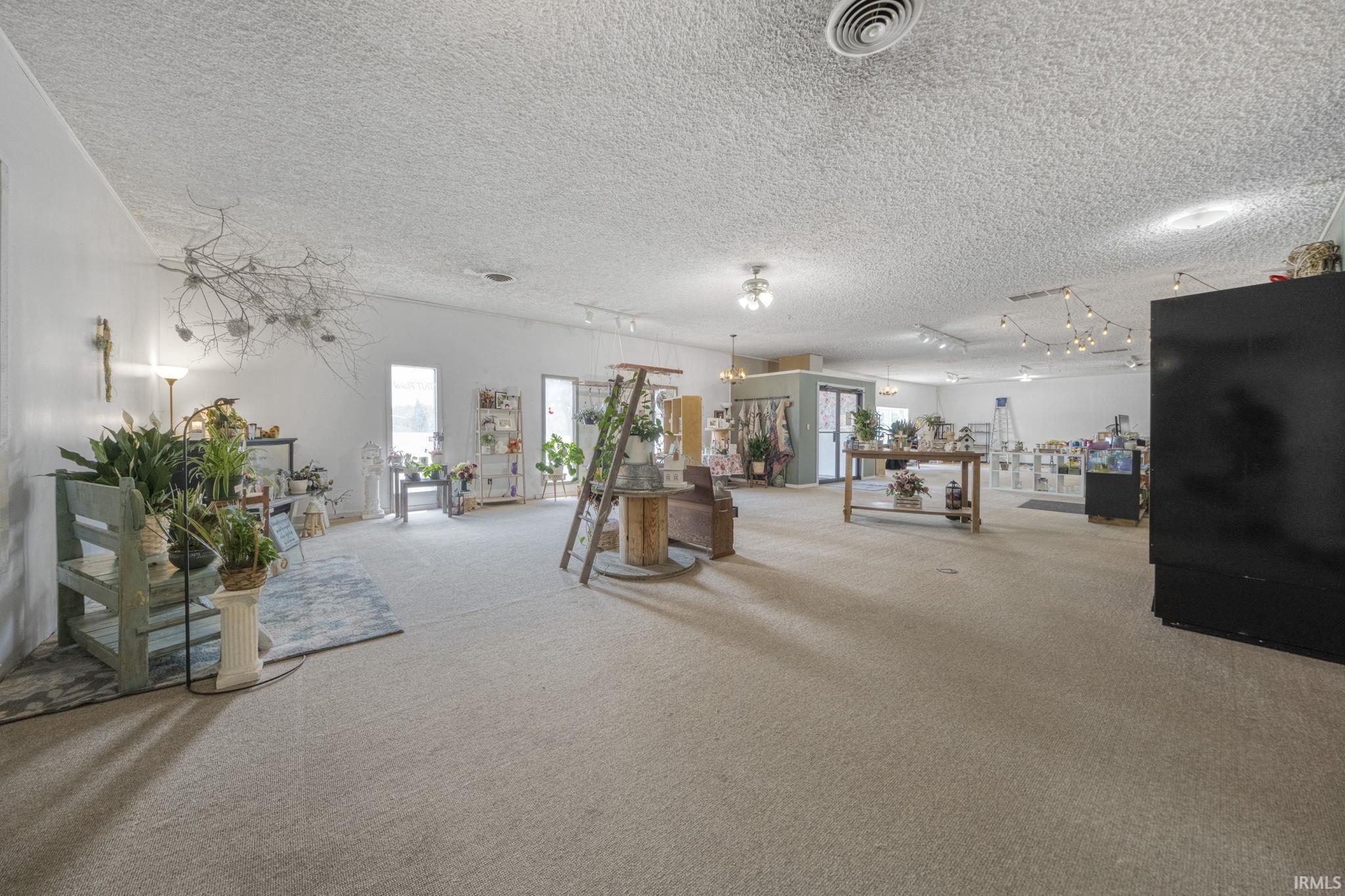 Photo 9 of 550 W Old Trail Road