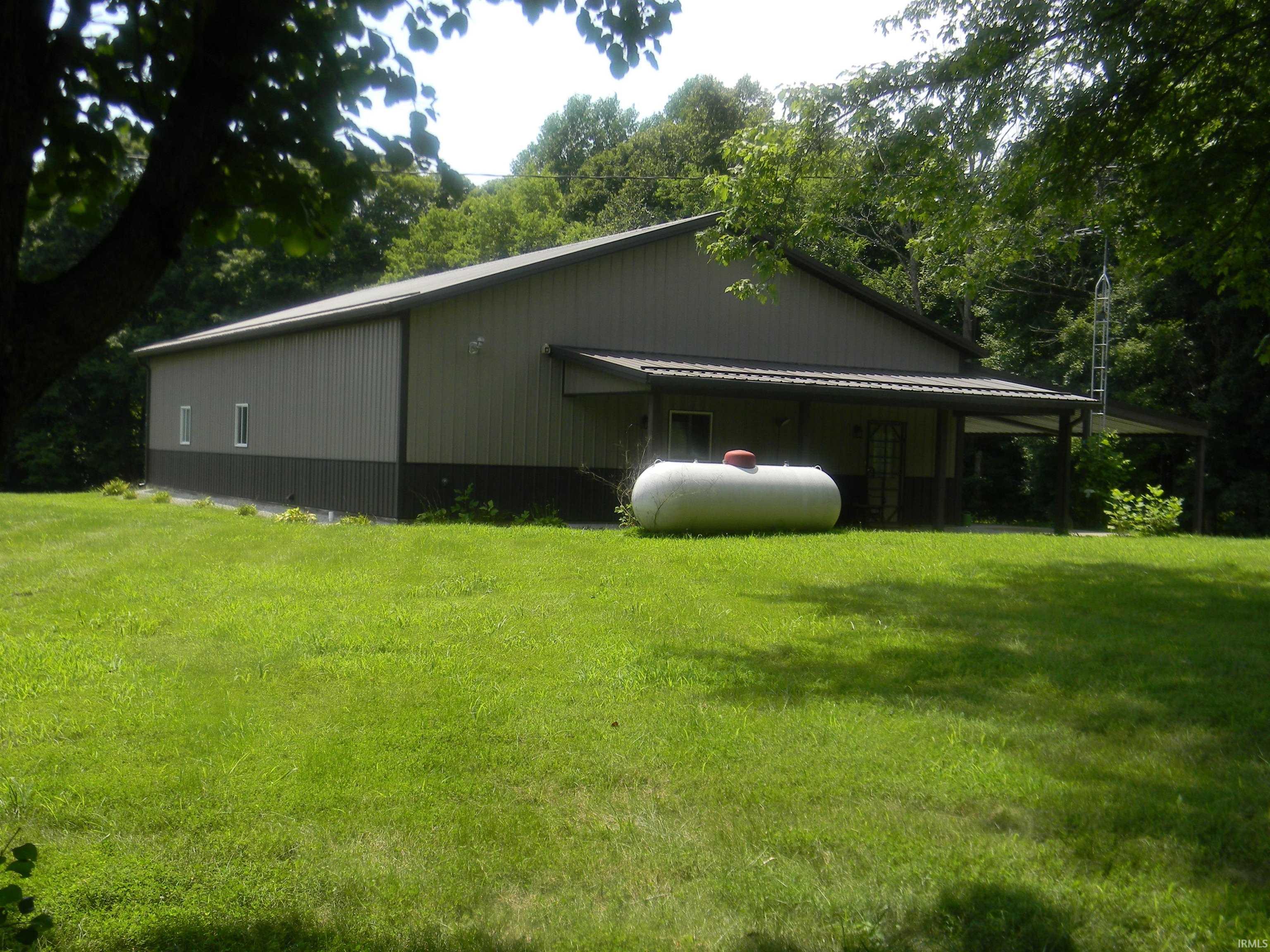 Homes for sale in Spencer, IN | 7071 Braysville Rd, Spencer, IN 47460 | MLS# 202530684