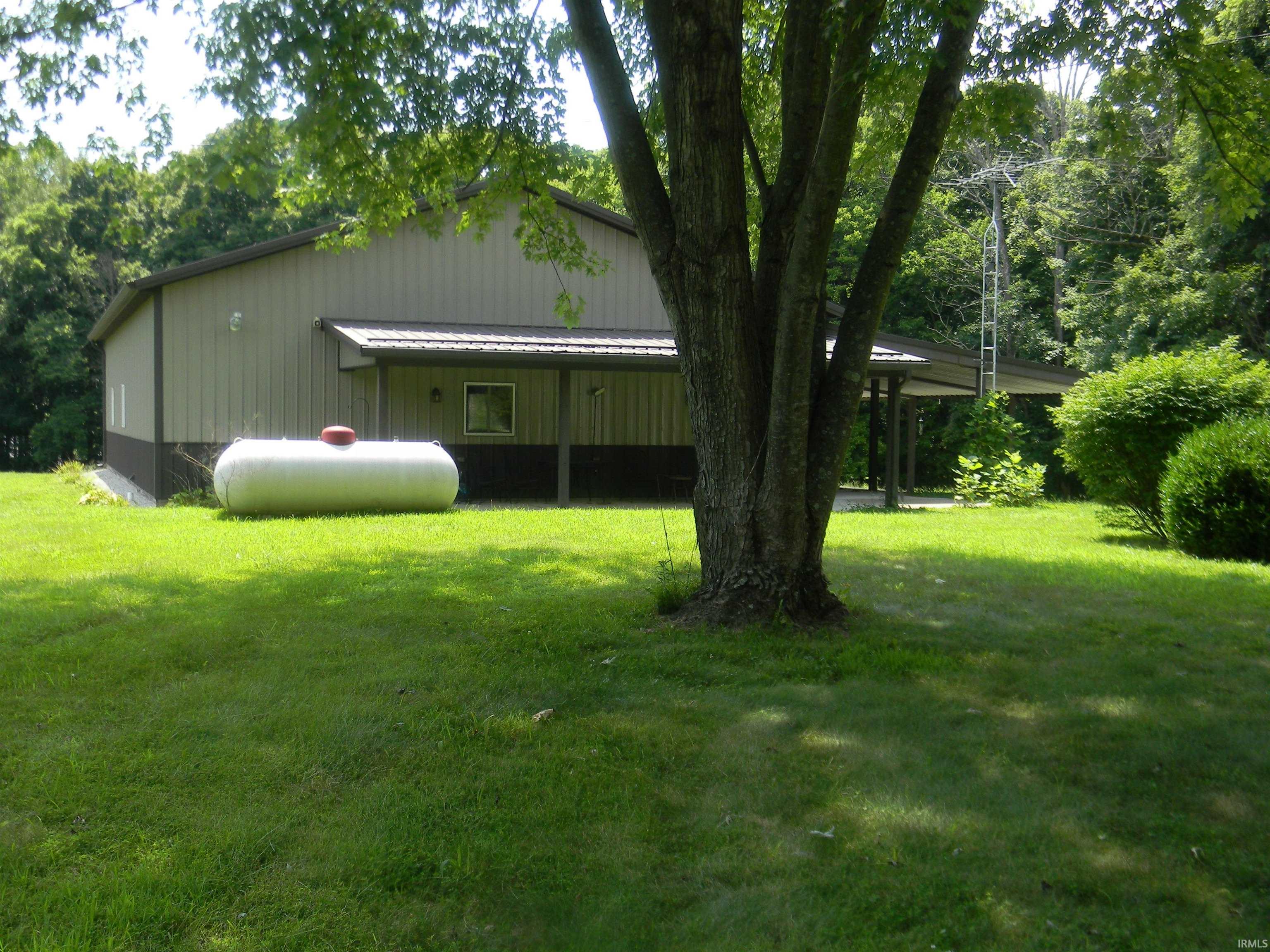 Homes for sale in Spencer, IN | 7071 Braysville Rd, Spencer, IN 47460 | MLS# 202530684